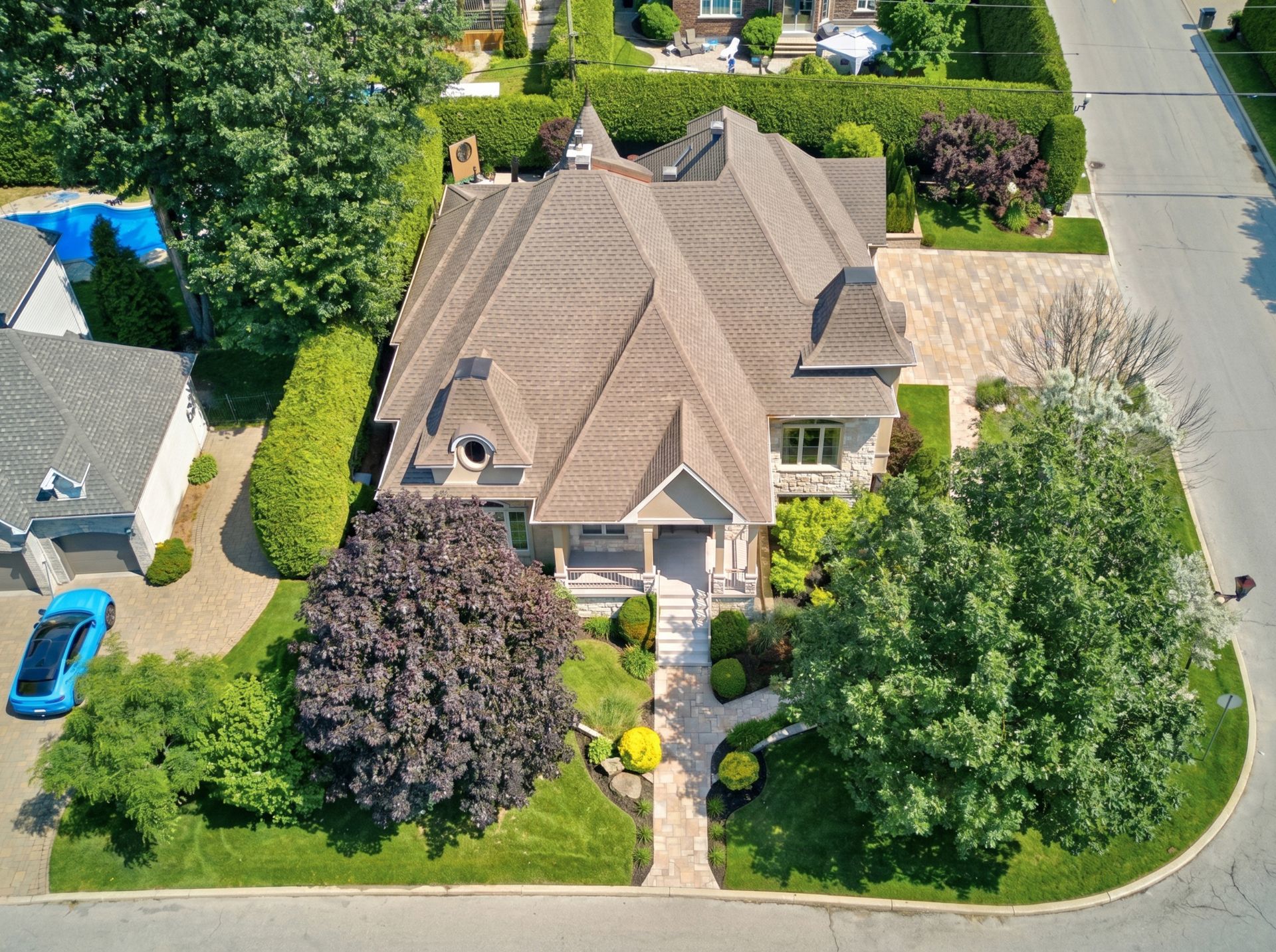 Meticulously maintained home, most desirable neighbourhood