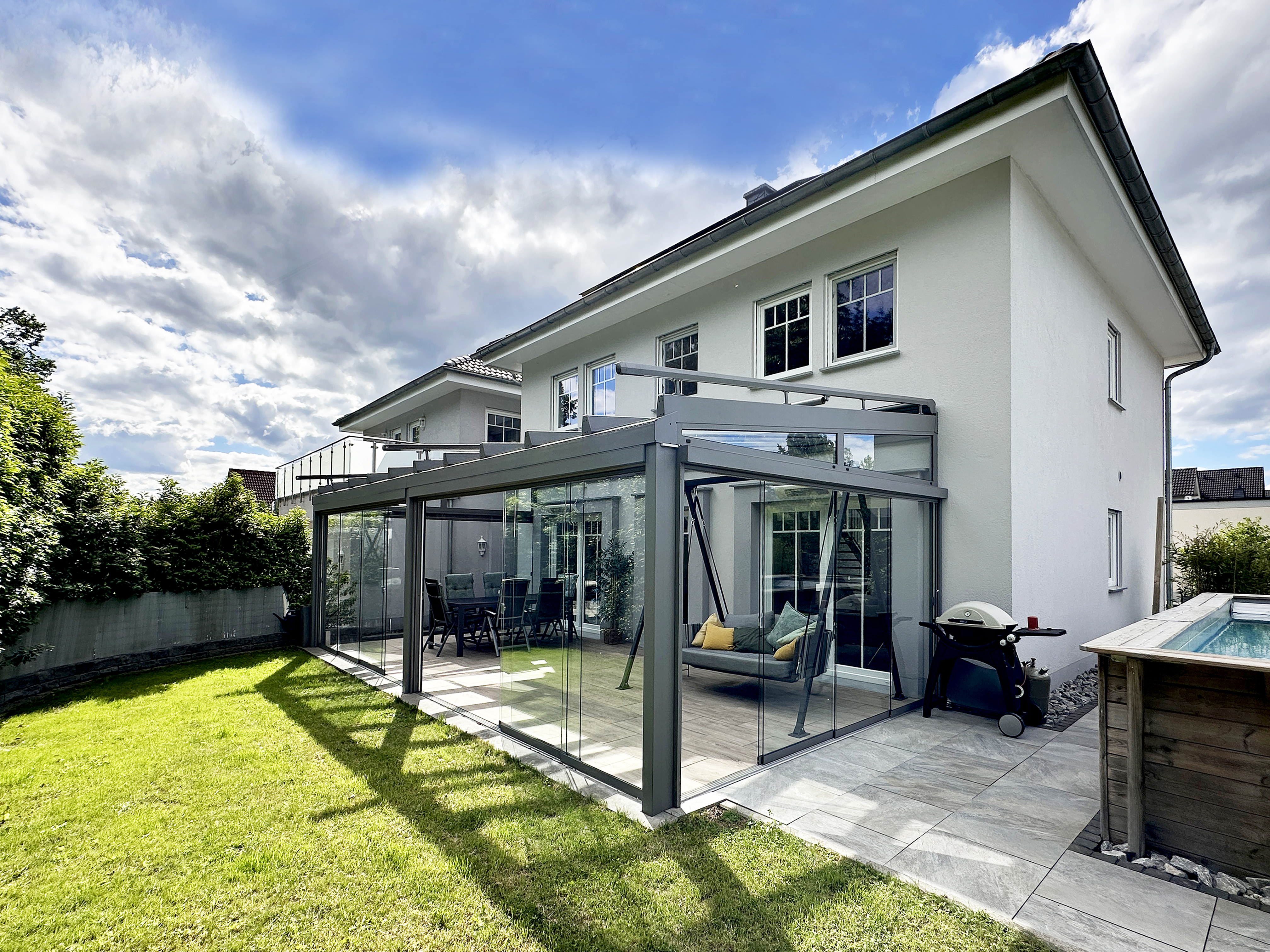 Stilvolles EFH mit Pool, Sommergarten und optionaler Einliegerwohnung