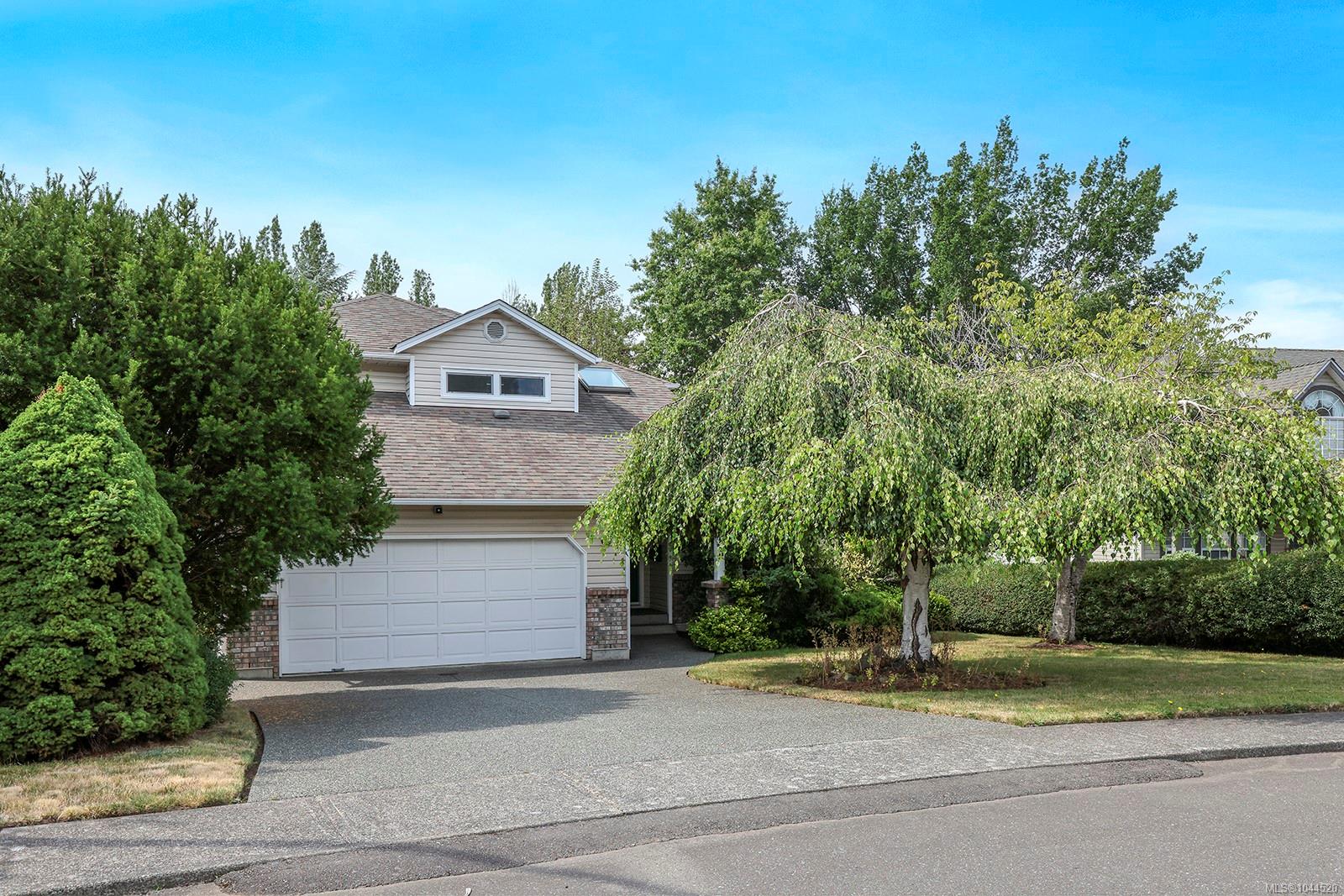 This is one of the best locations Comox has to offer!