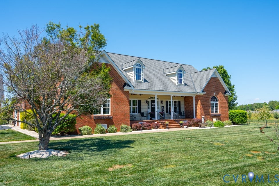 Timeless Luxury Estate on Ten Acres in Hanover