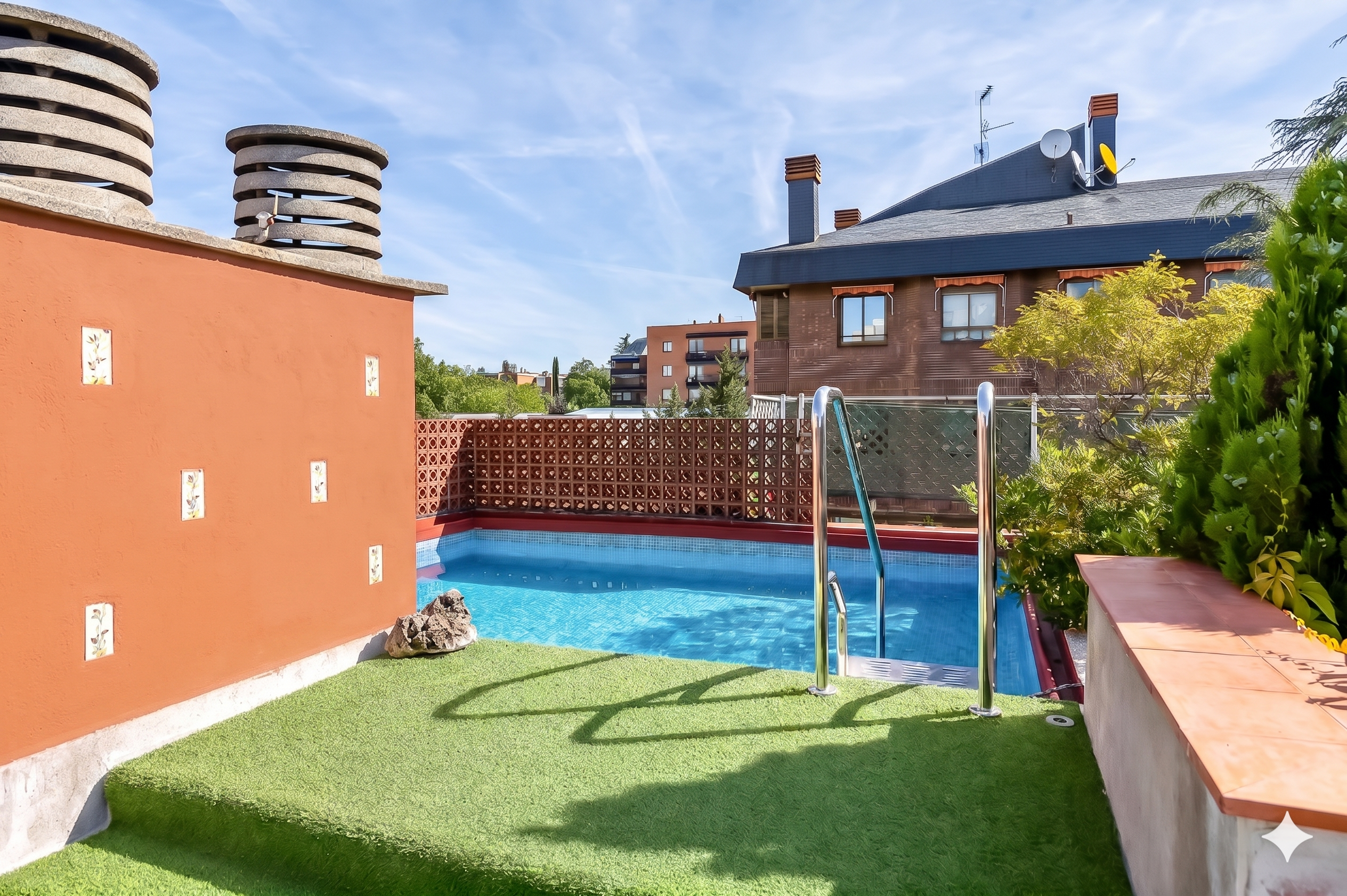 Unique penthouse with private pool and large terrace near Arturo Soria