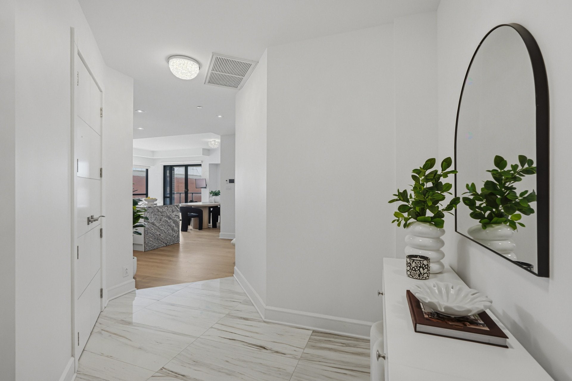 Elegant Corner Condo in  prestigious neighbourhood
