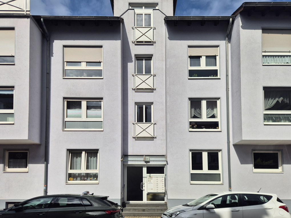 Rheinberg: Gepflegte 2 Zimmer Wohnung im 2. OG mit Balkon und Stellplatz