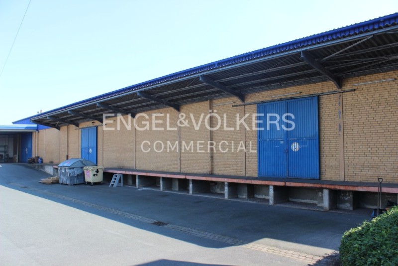 Lagerhalle mit Büro in Langenhagen Schulenburg