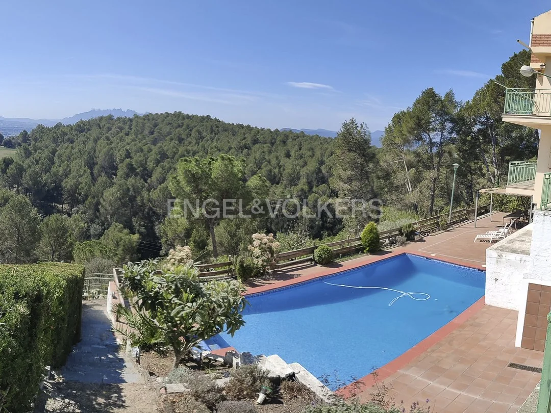 Nice house in Castellnou, orientation and views