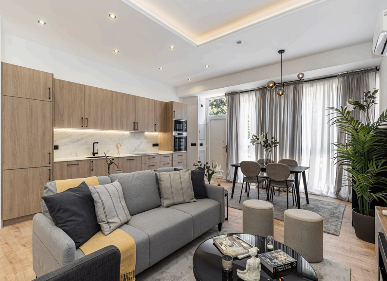 Exclusive residential portfolio with high profitability on Embajadores Street