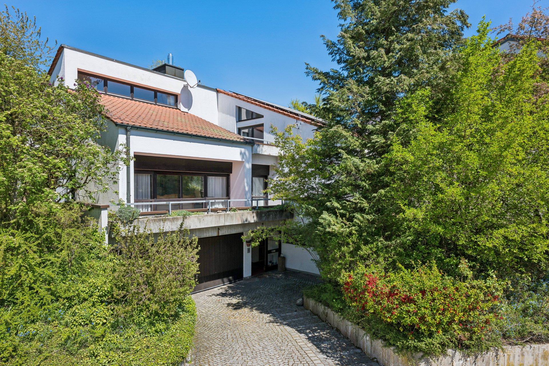 Architektur mit Charakter – großzügiges Wohnen am Waldrand mit 210 m² Wohnfläche | Erbbaurecht
