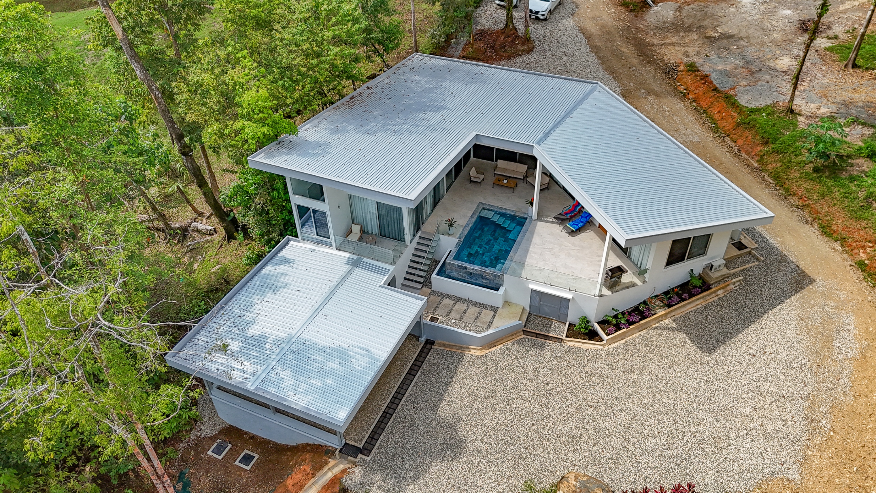 Designer Ridge Top Estate with Private River Frontage