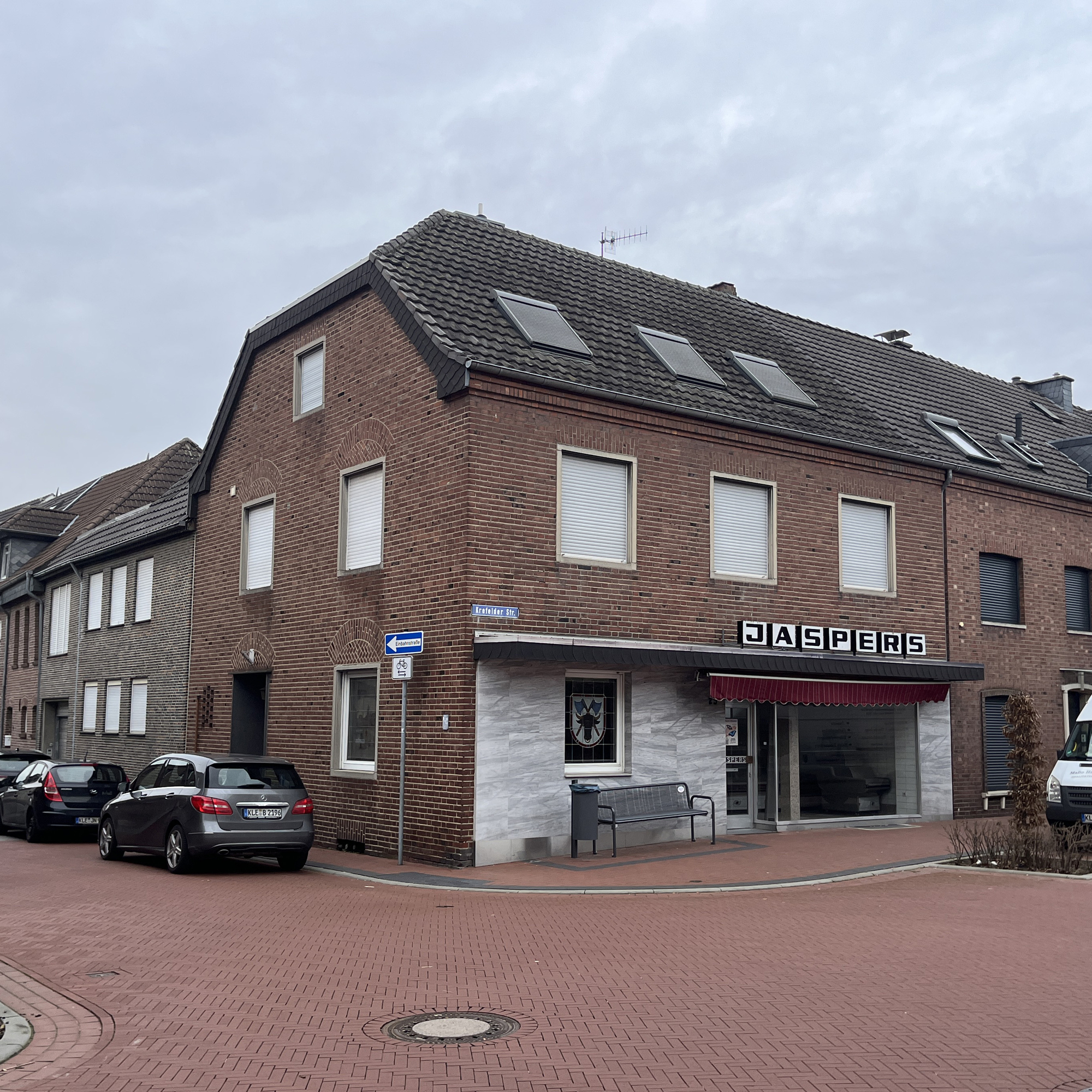 Wohn- und Geschäftshaus