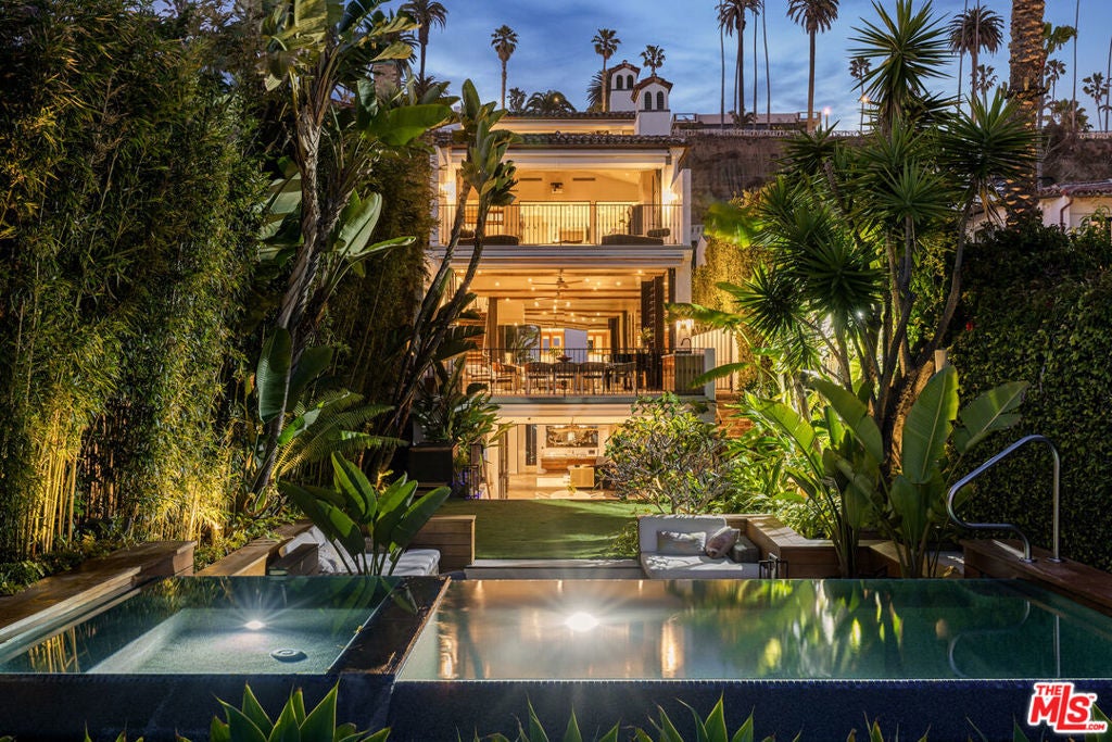 Oceanfront Living Along Santa Monica’s Most Coveted Shore