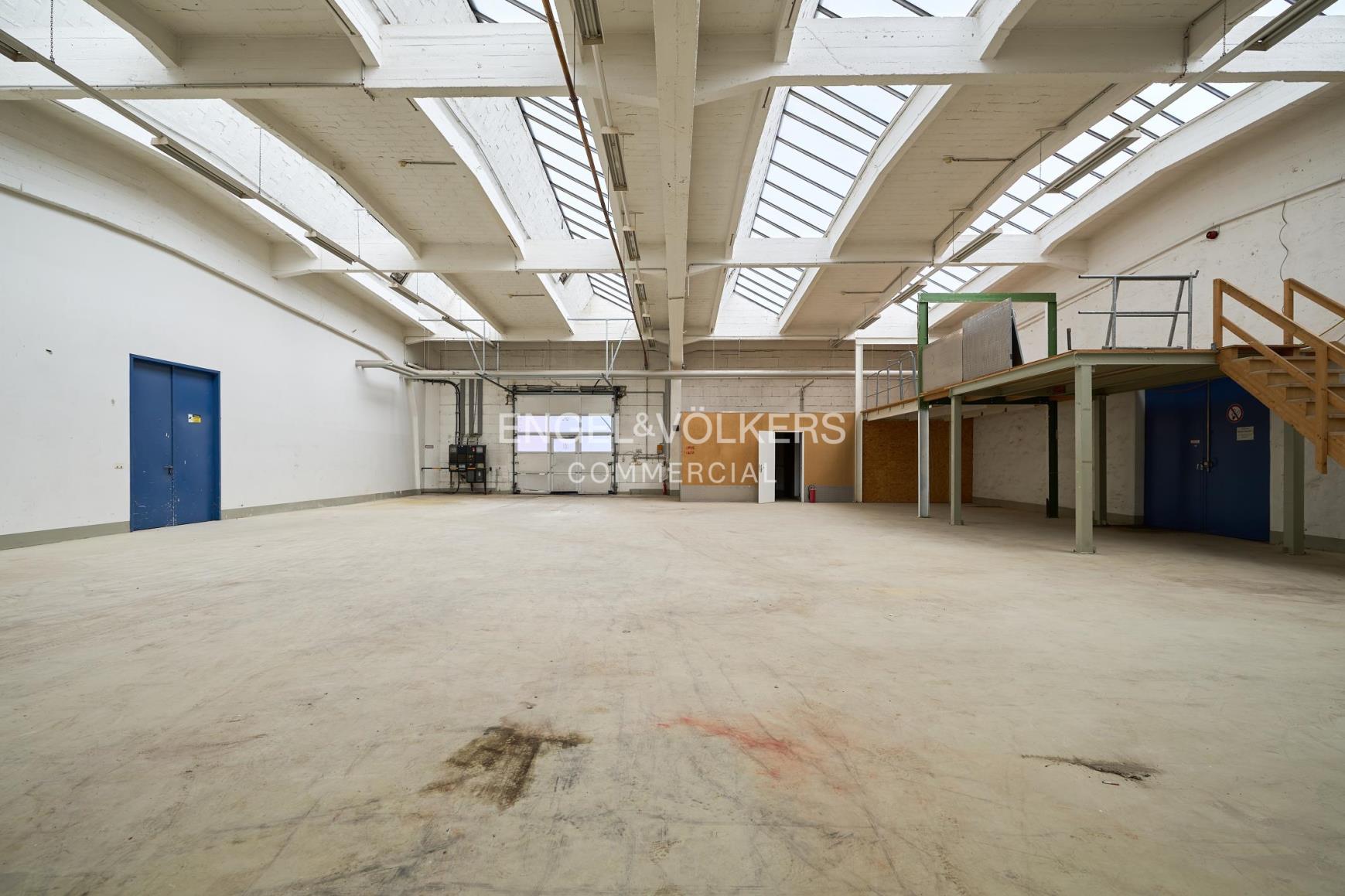 Flexible Lagerflächen mit bis zu 10 m Hallenhöhe in Spandau