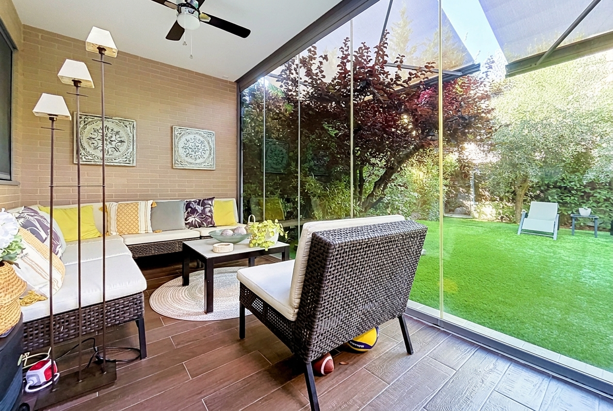 Exclusive 4-Bedroom Townhouse with Private Garden