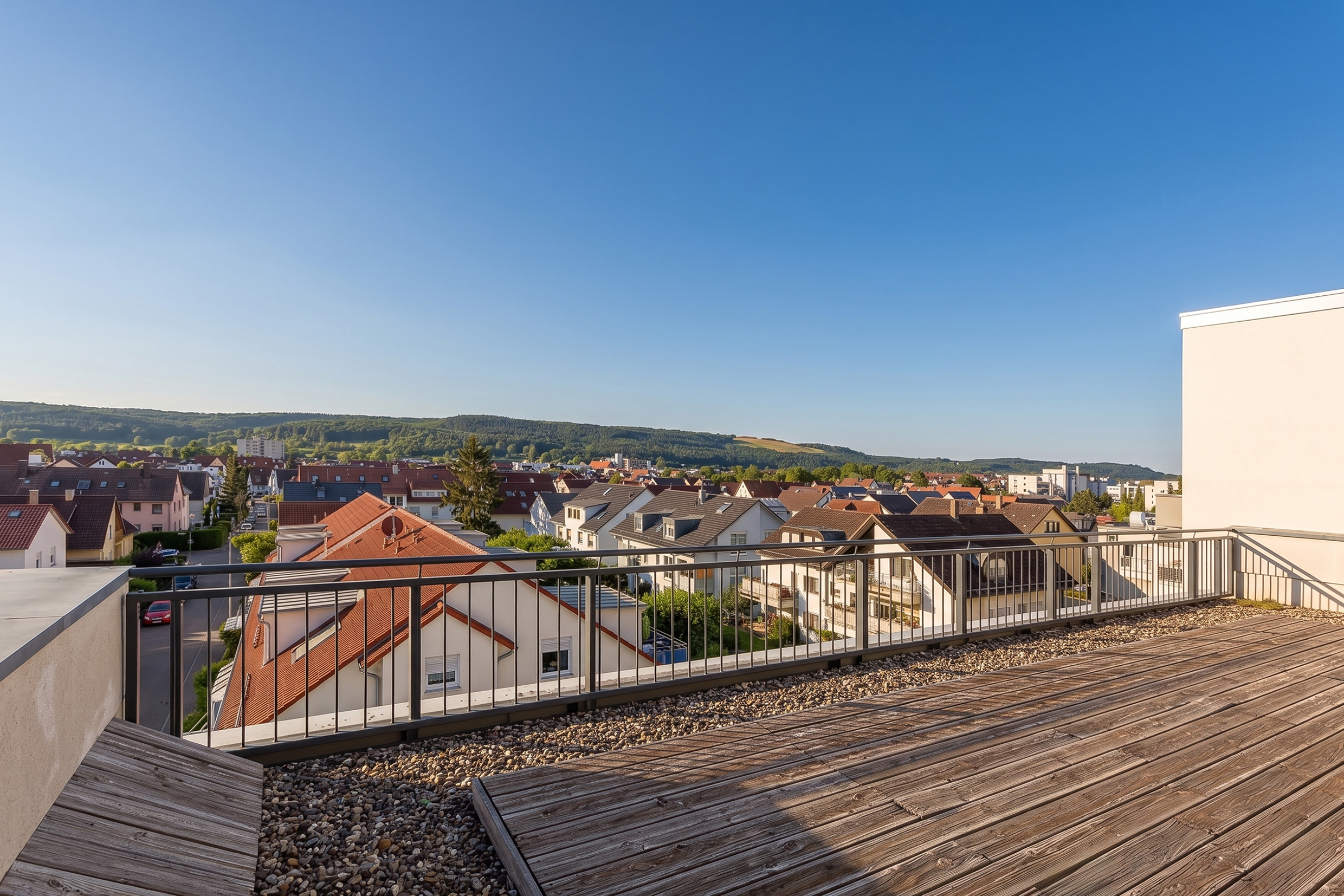 Zentrales Wohnen über den Dächern: 3-Zimmer-Wohnung mit Weitblick