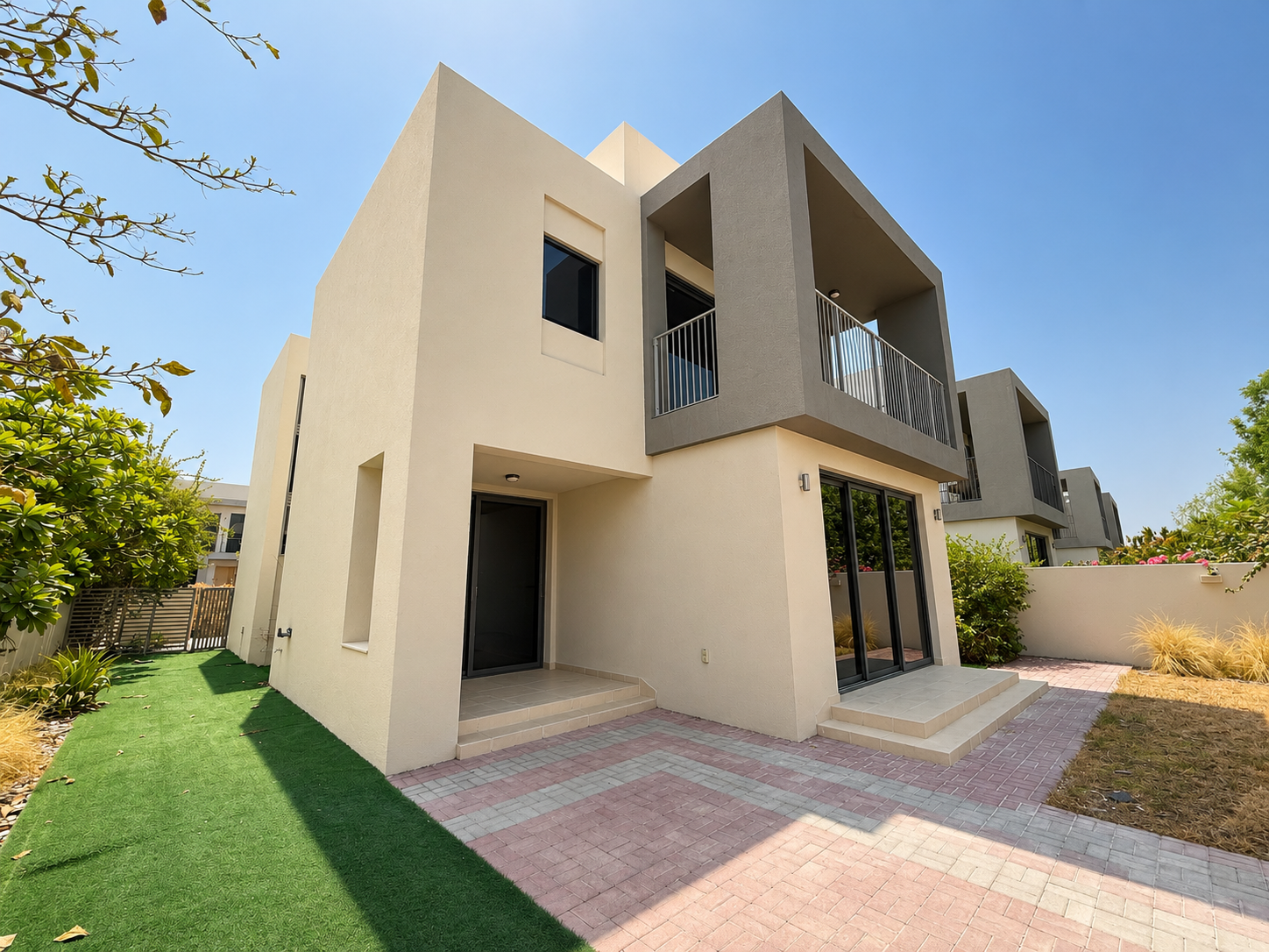 Large Plot | Vacant | Well-Maintained