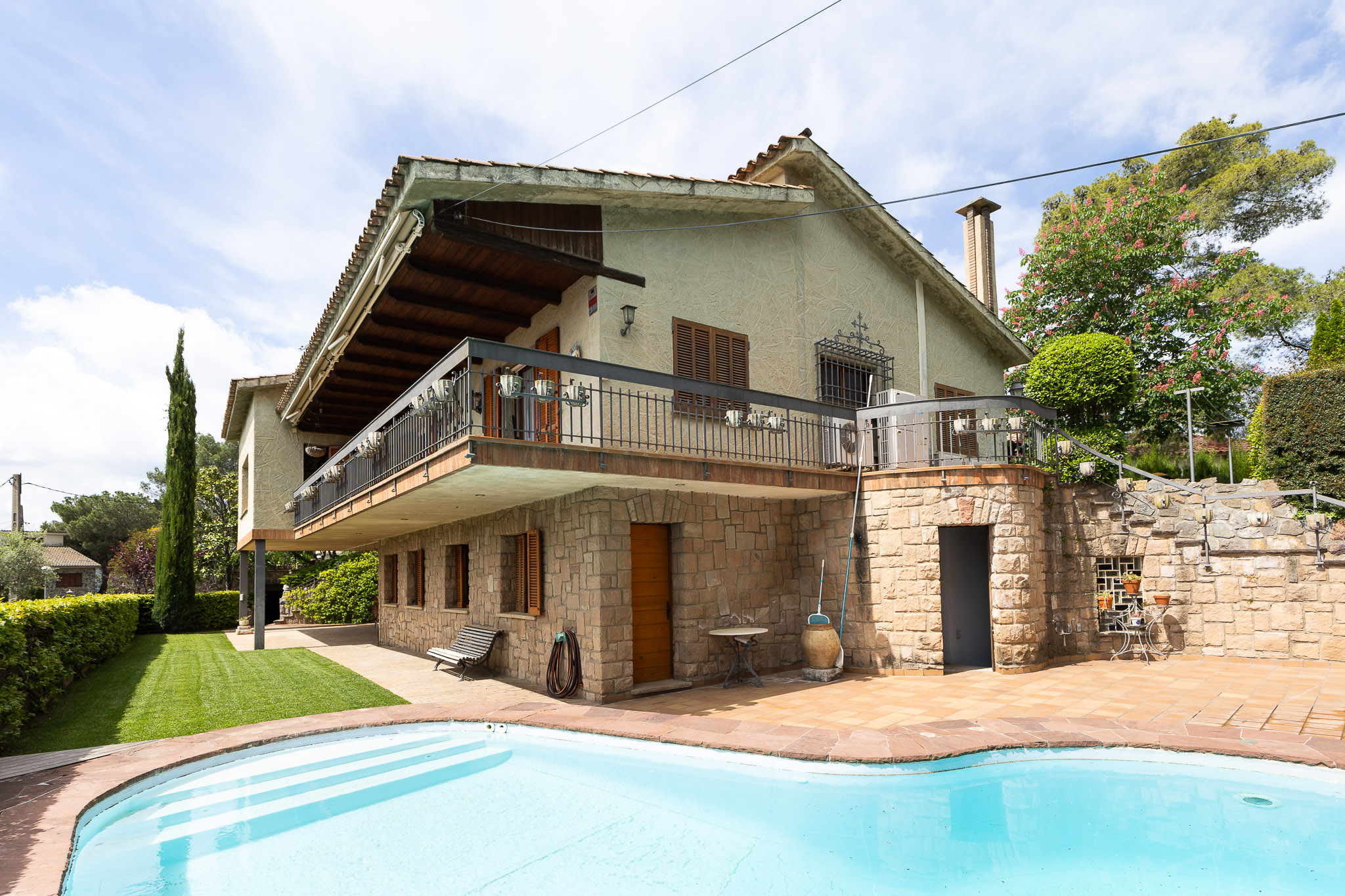 Manor house with unique views in Sant Feliu de Codines