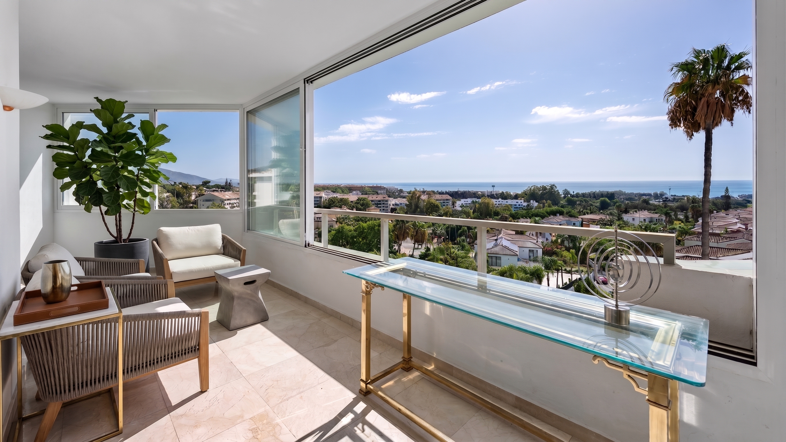 Apartment with Panoramic Sea Views in Guadalmina Alta