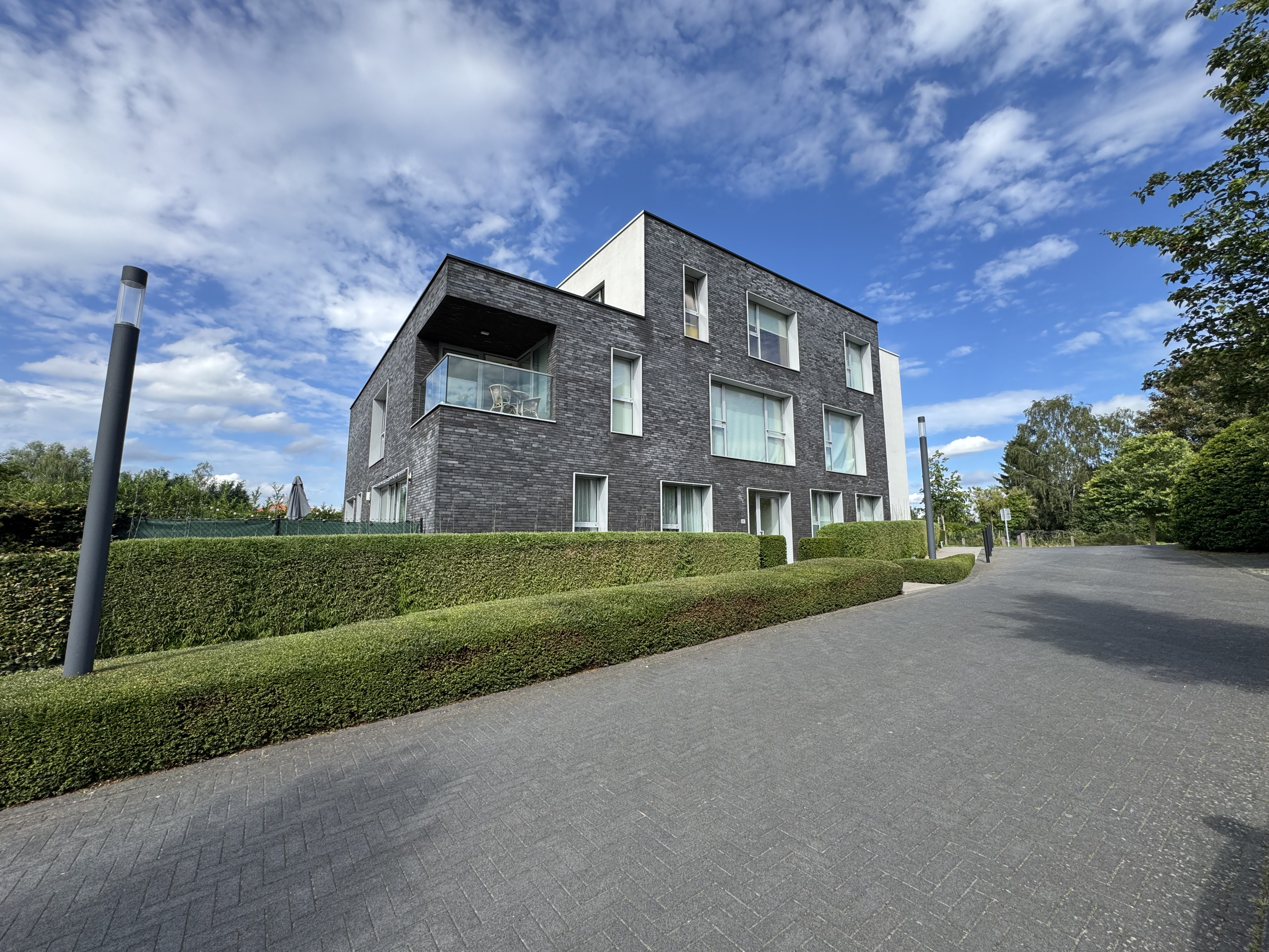 Bright two-bedroom apartment ideally located