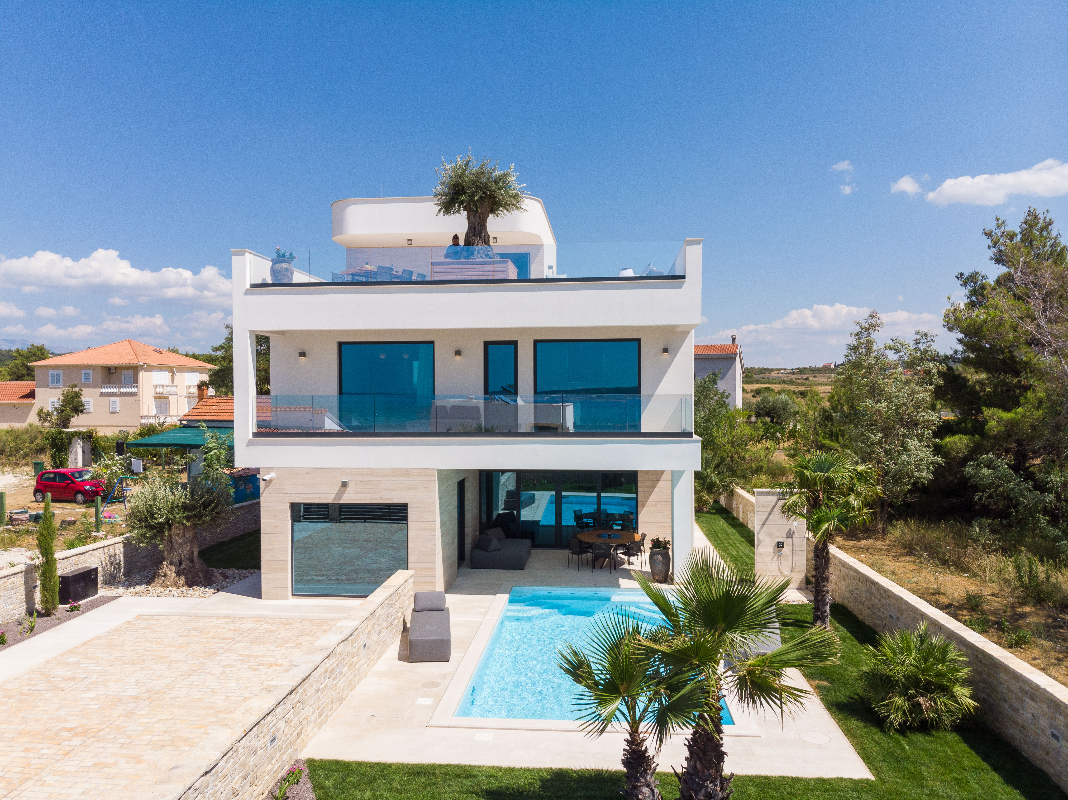 Discover Understated Luxury in Ražanac—Impeccable 2020 Dalmatian Coast Residence with 560 m², 10 Rooms, 4 Beds & 5 Baths Near Zadar Beaches and Marinas