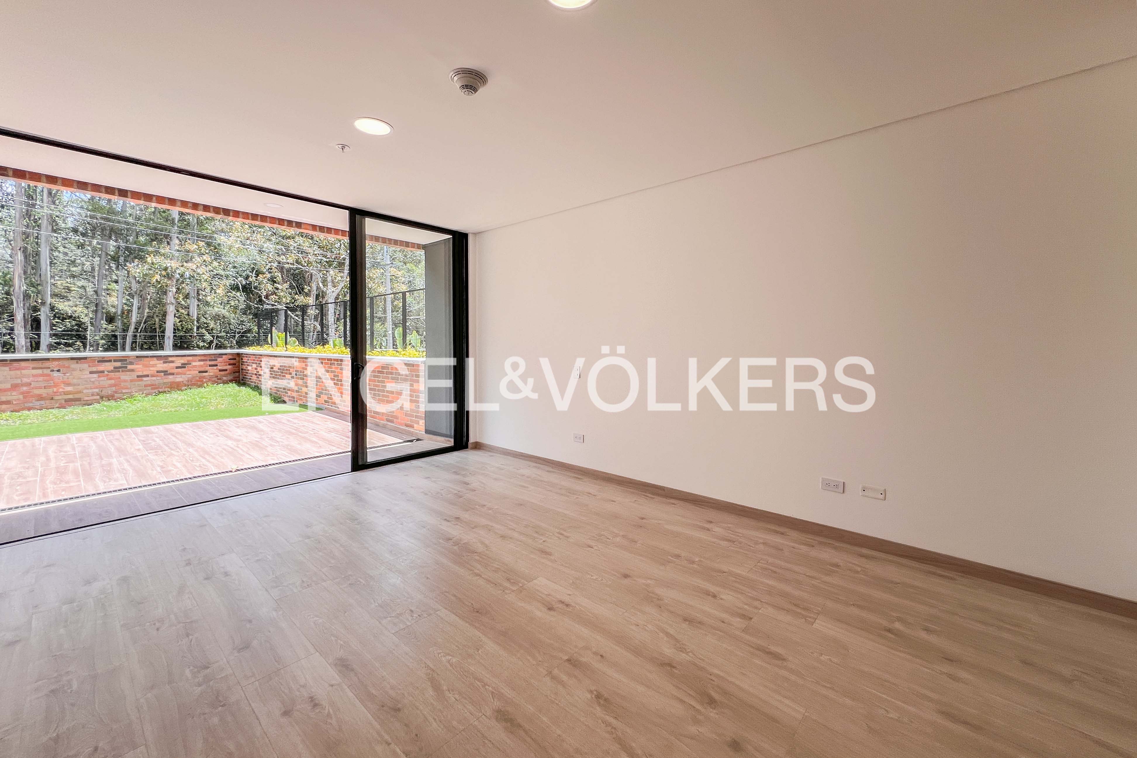 Apartamento con terraza para estrenar en venta en El Retiro