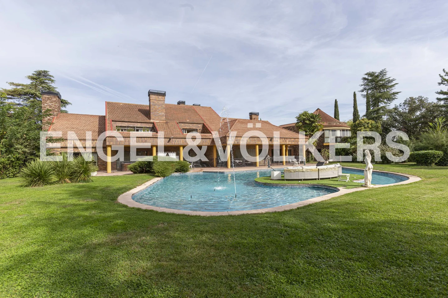 Stunning and Exclusive Mansion in La Moraleja