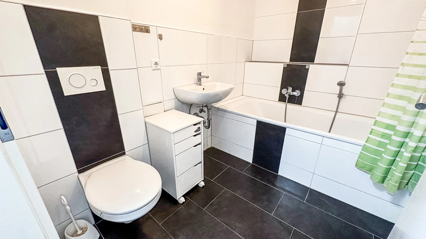 Kürzlich renovierte 3-Zimmer-Wohnung in zentraler Lage von Bremerhaven - Photo 2