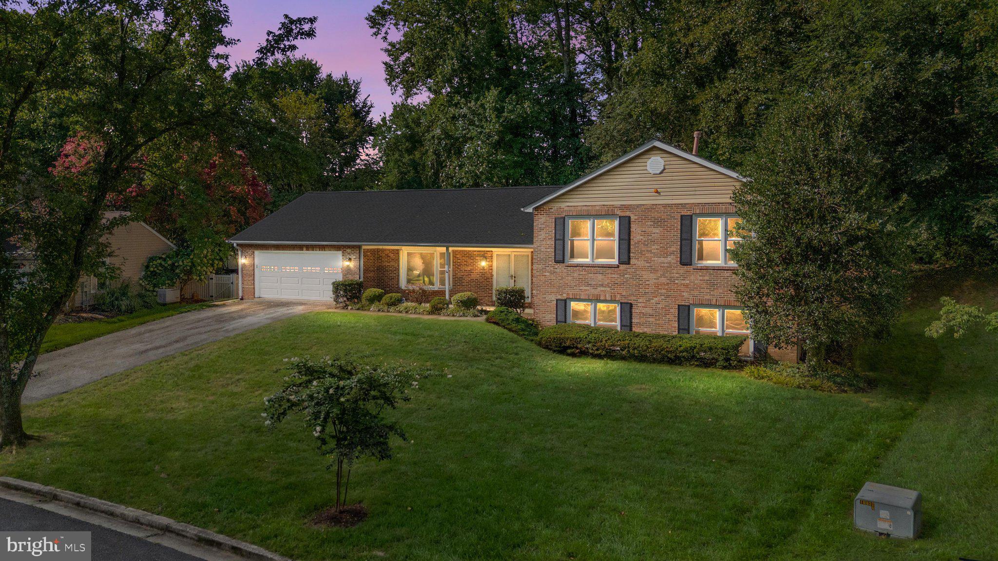 Spacious Living Spaces & Park-Like Grounds in Fairview
