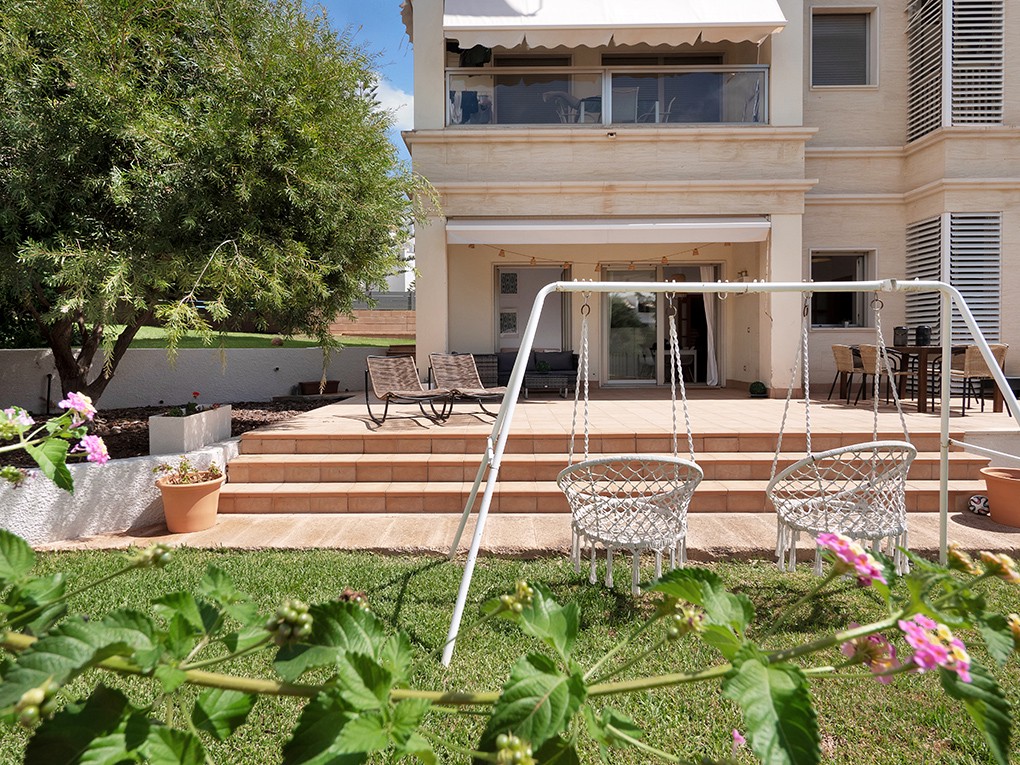 Helle Erdgeschoss - Wohnung mit großem Garten