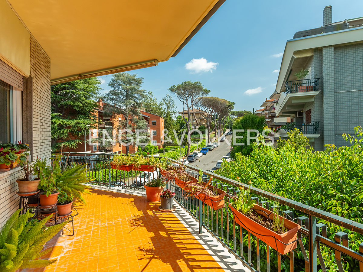 Panoramic elegance and large terraces in penthouse and upper penthouse