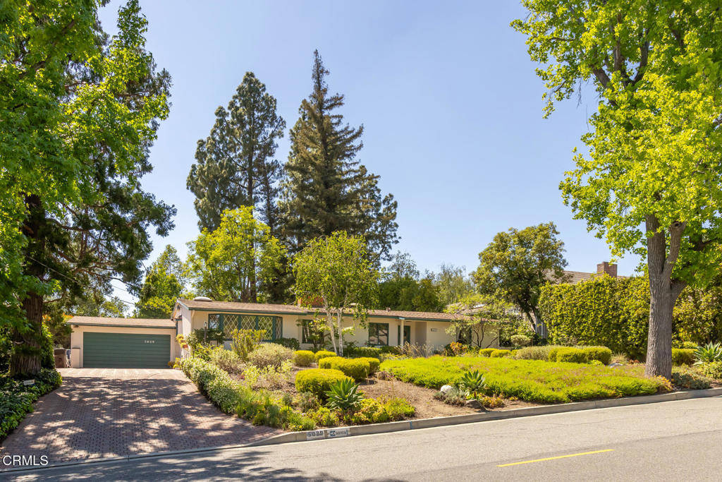 Charming La Canada Ranch on 1/2 Acre with Pool