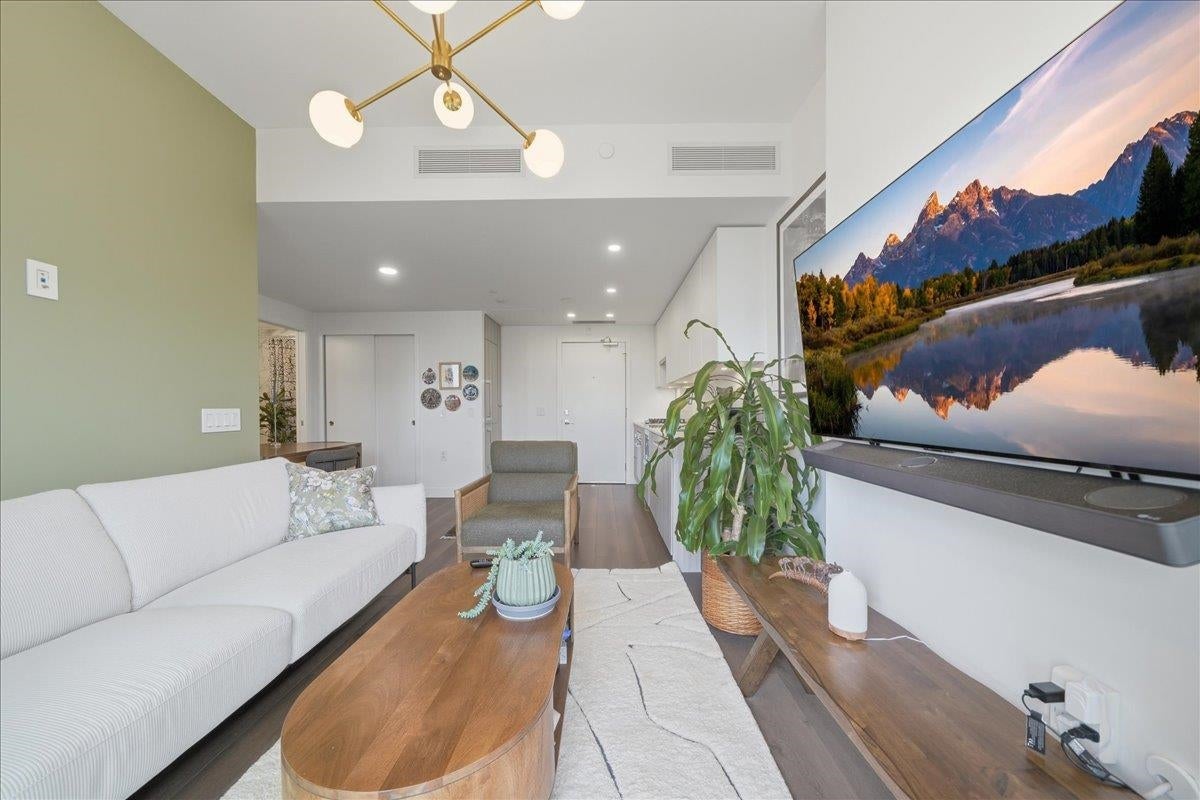 Bright, Mountain-View Haven in Coquitlam!