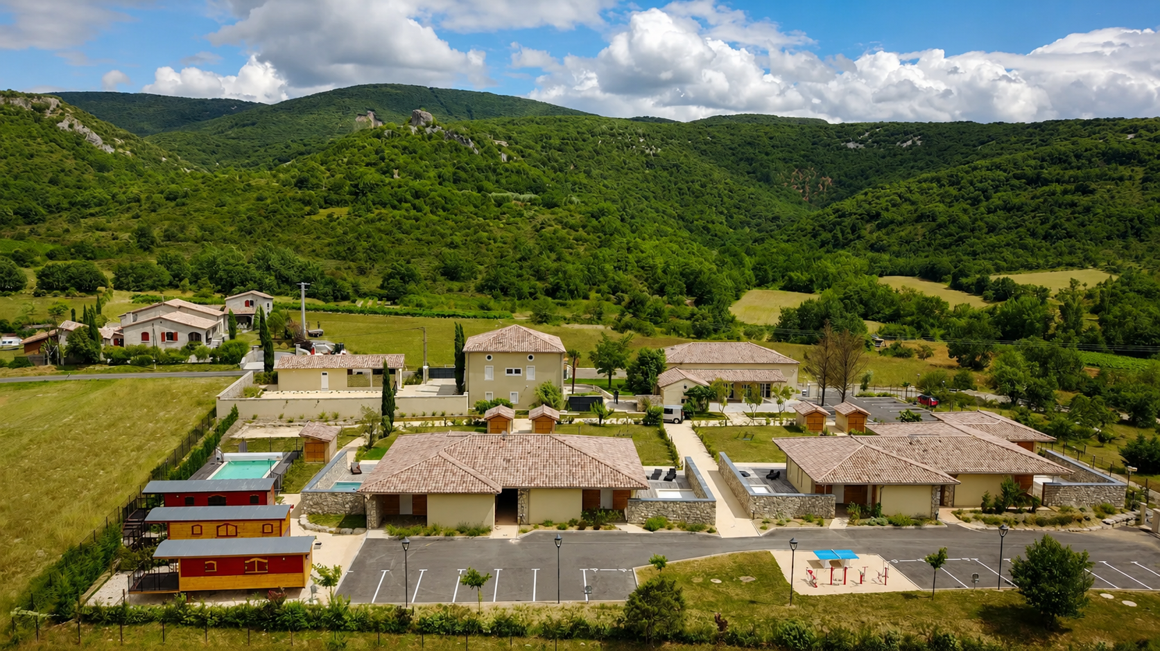 Character estate with main house and independent lodgings – Southern Ardèche