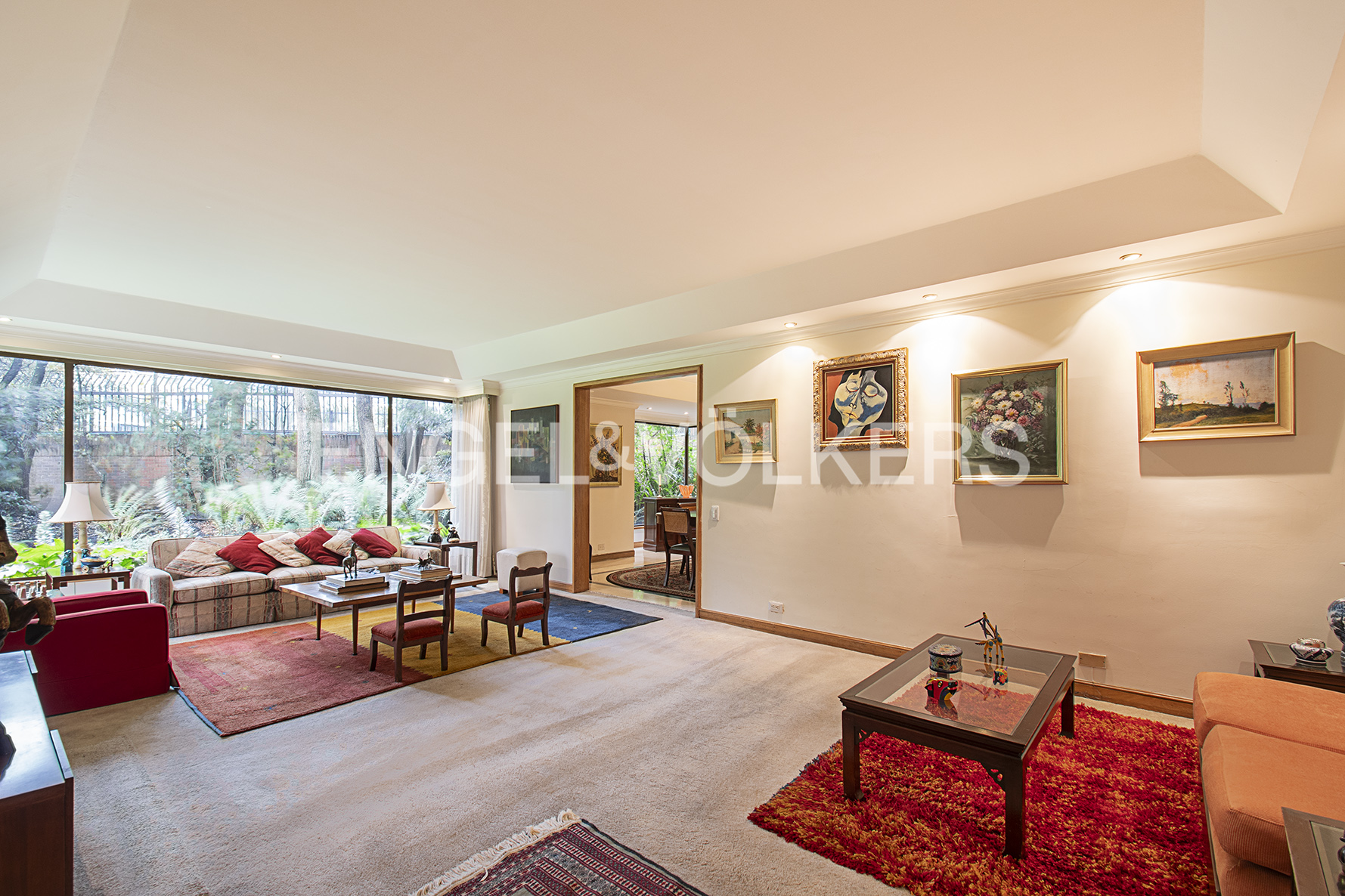 Apartamento con vista verde para venta en La Cabrera