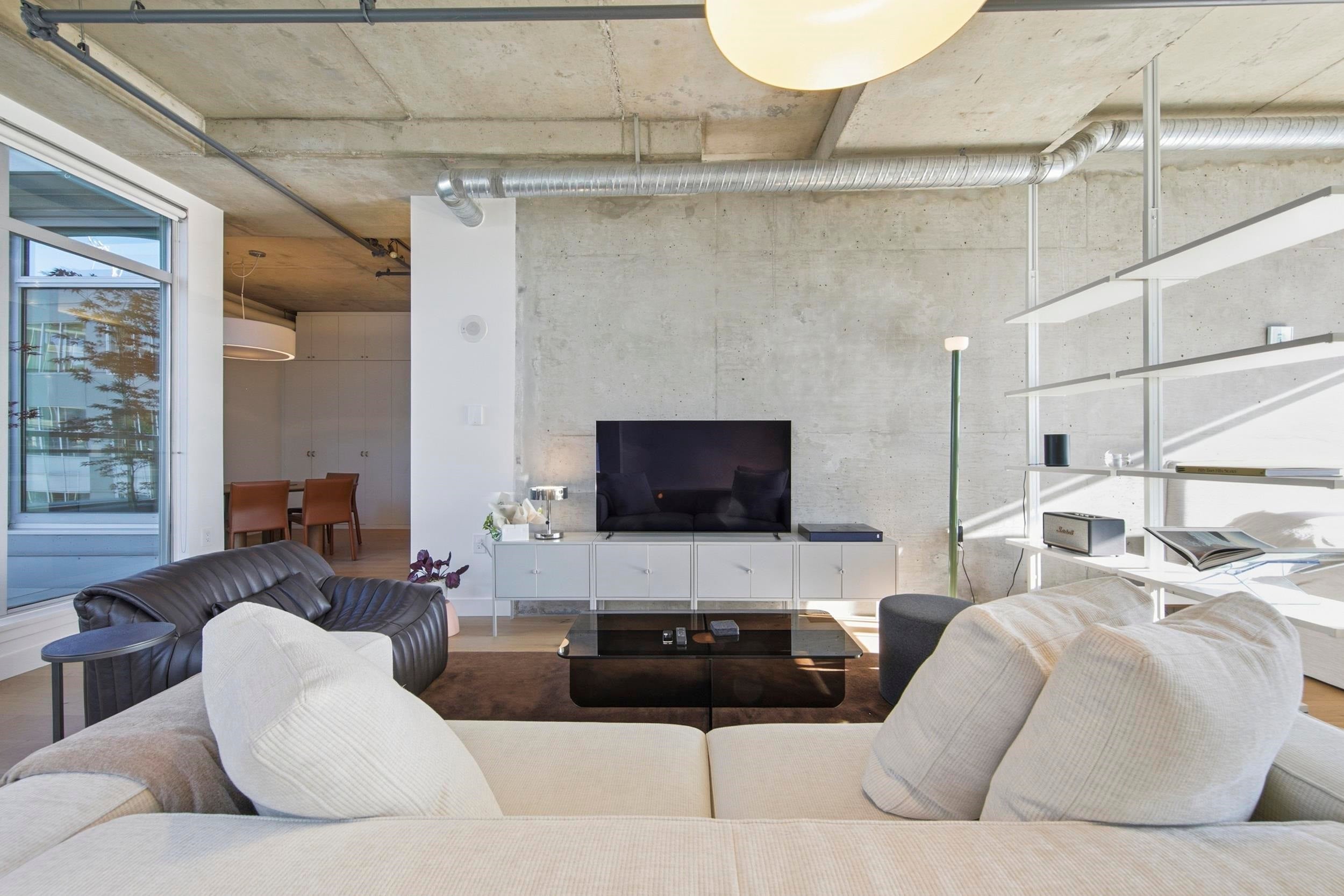 Sophisticated Live/Work Loft with Views!