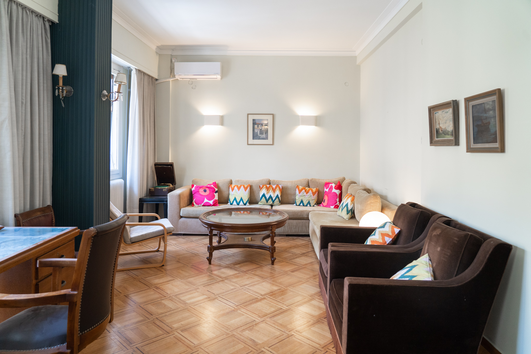 Furnished penthouse with terrace in Kypseli