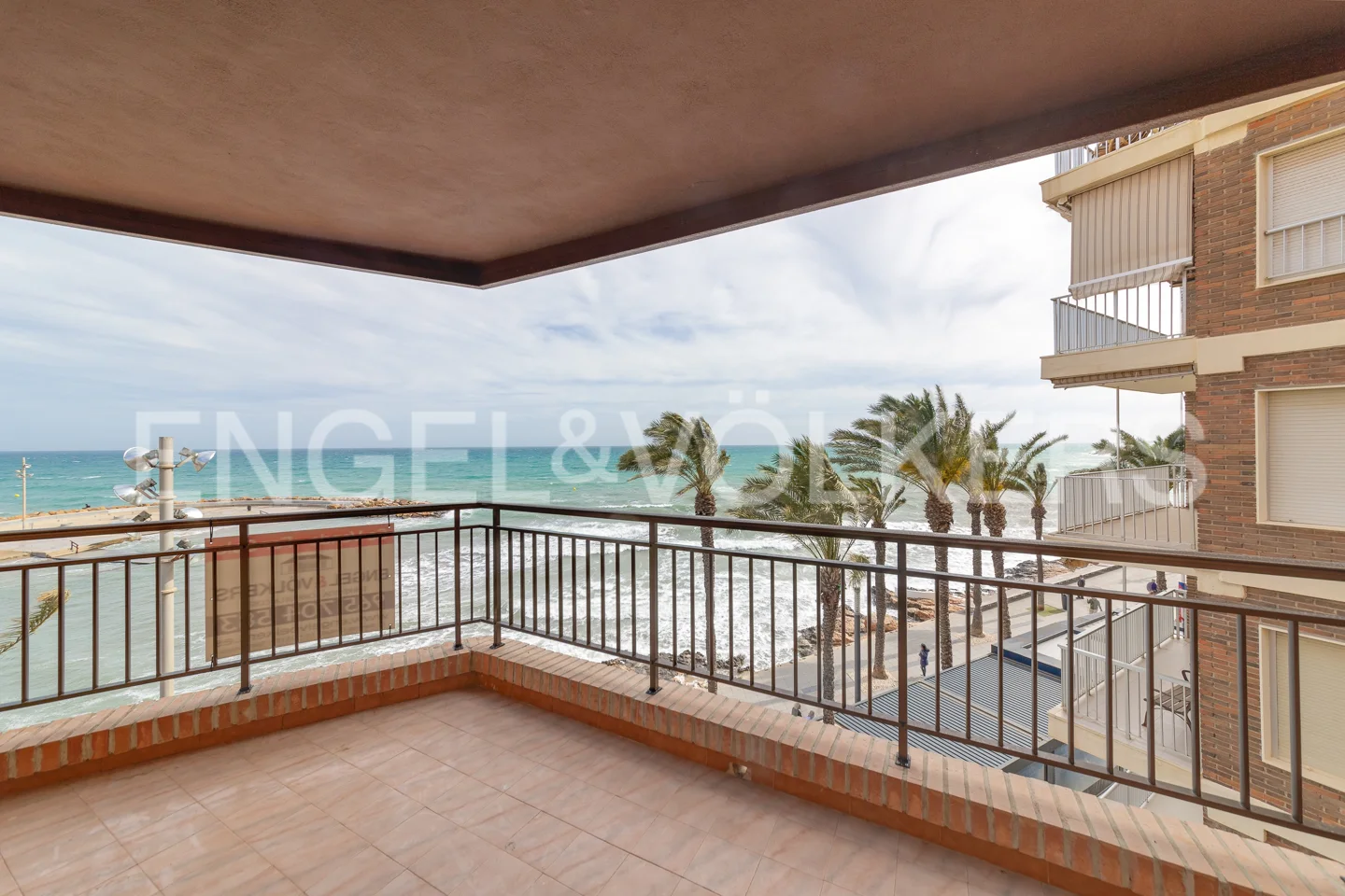 Sea front apartment by the natural pools in Torrevieja