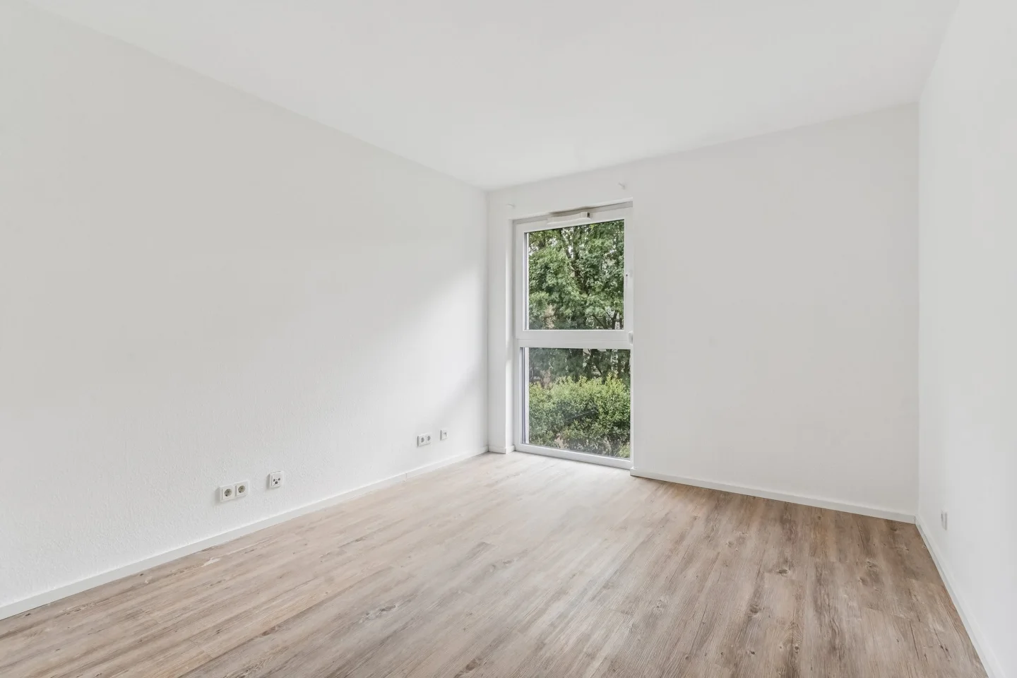 Großzügig geschnittene, moderne Vier-Zimmer-Wohnung mit zwei Balkonen im Europa-Viertel - Photo 5
