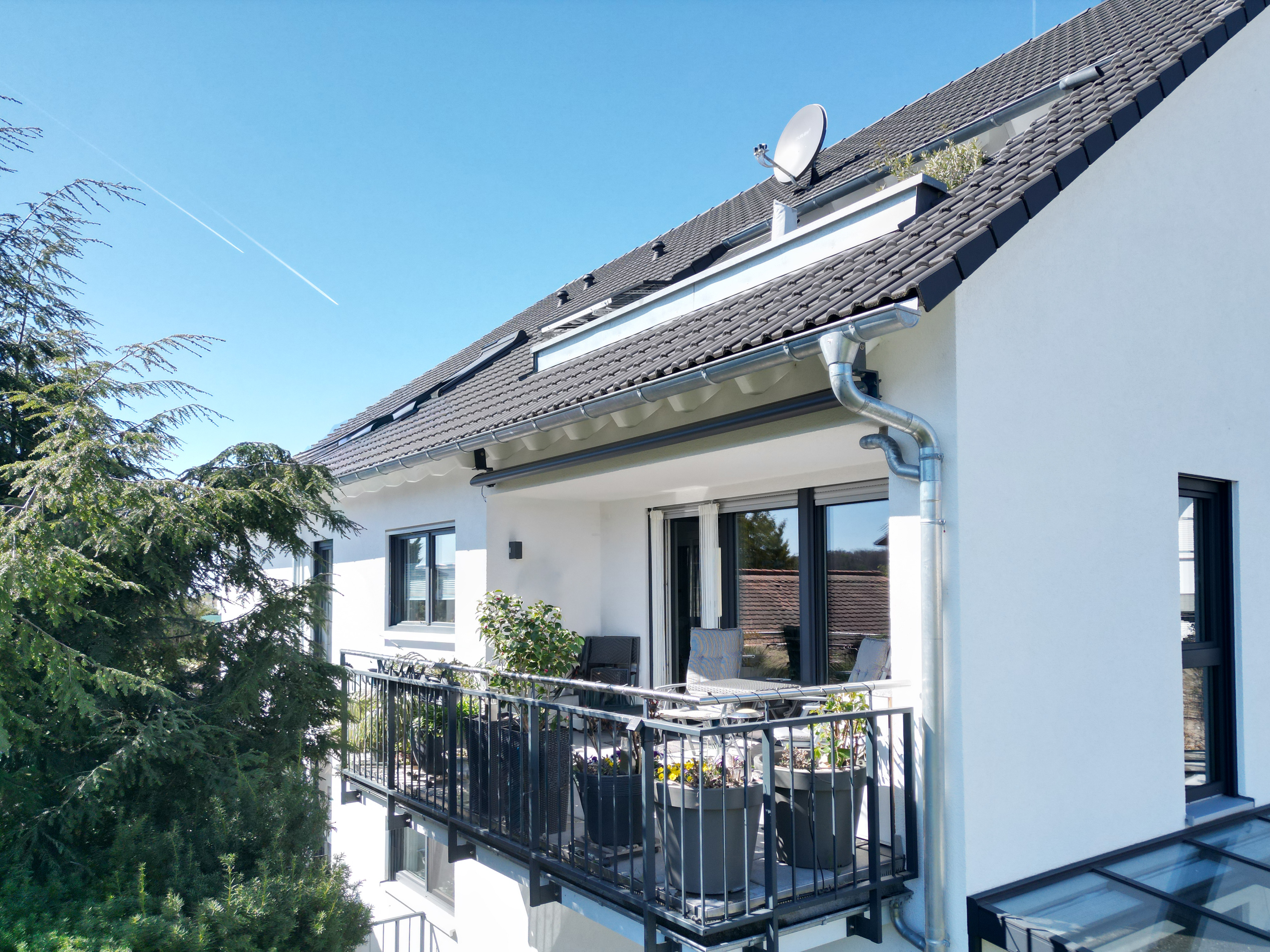 Jung, effizient, hochwertig - Zwei Zimmer mit Südbalkon!