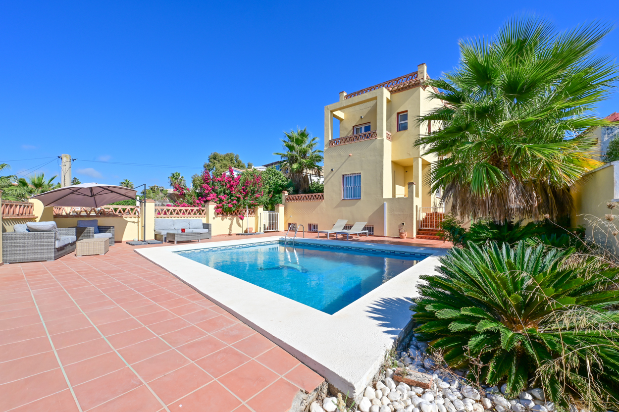 Villa with Panoramic Sea Views and Private Pool in El Faro