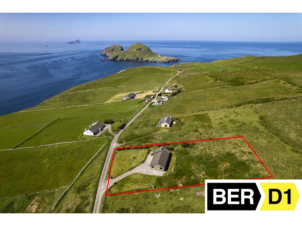 Detached Bungalow with Exceptional Coastal Views