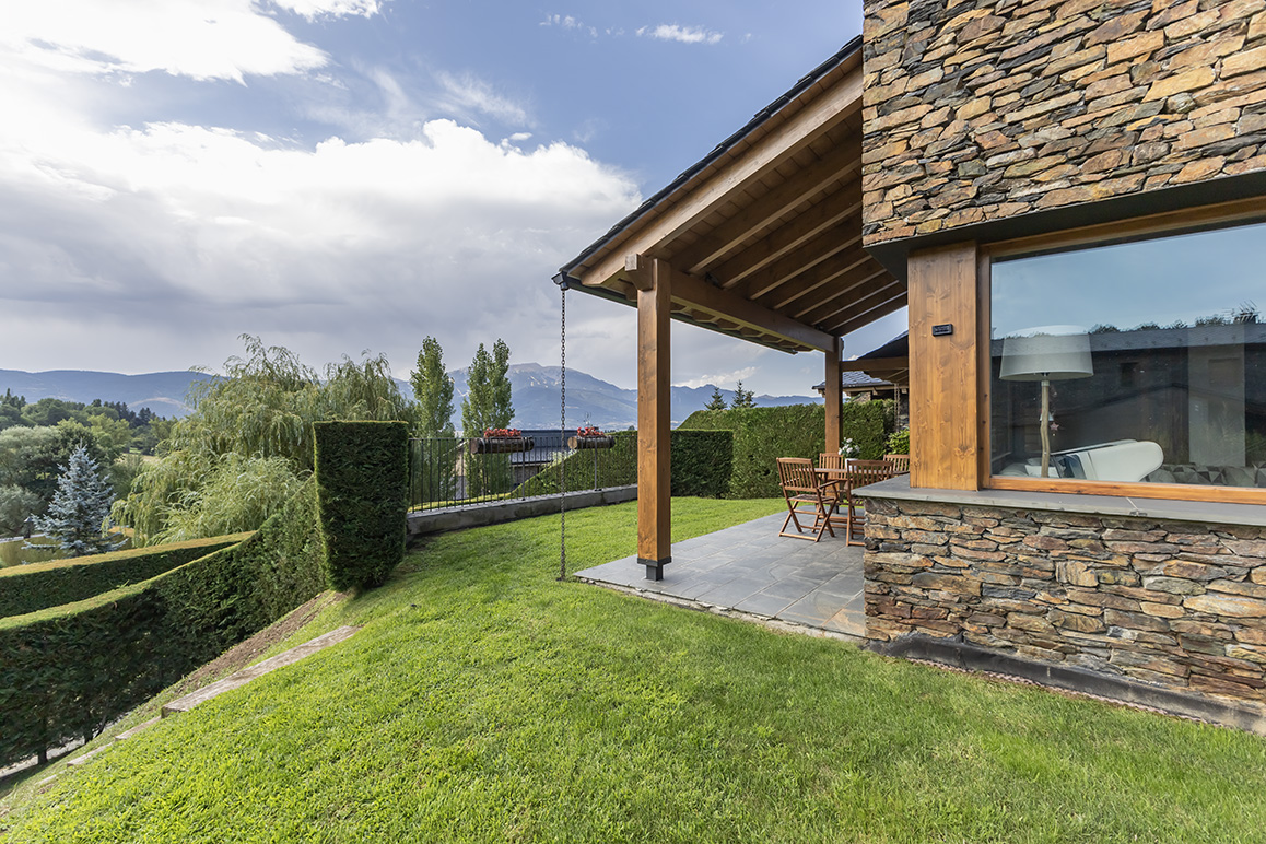 Magnificent house with open views in Bolvir