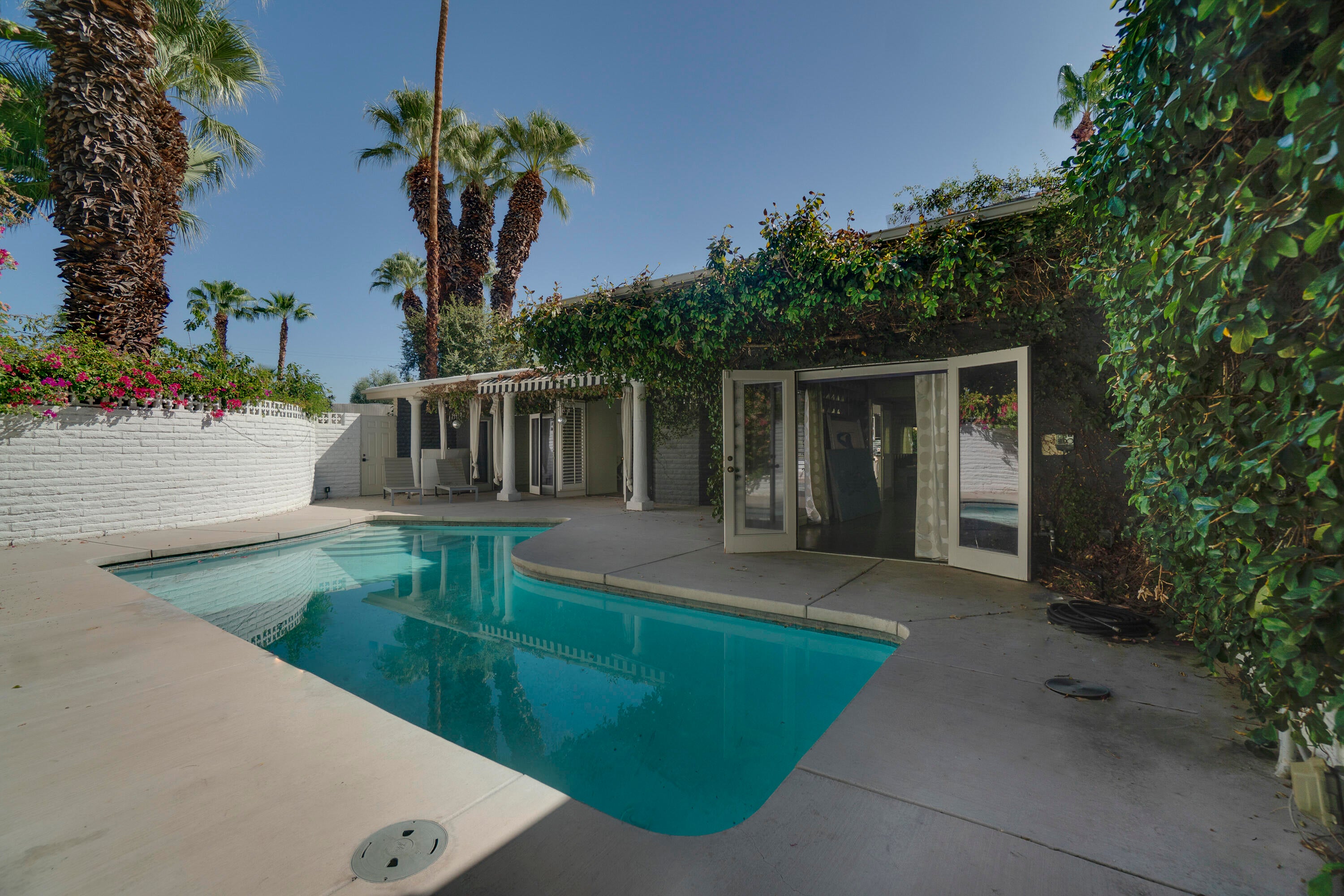 Discover Your Private Pool Oasis in Shadowcliff Colony