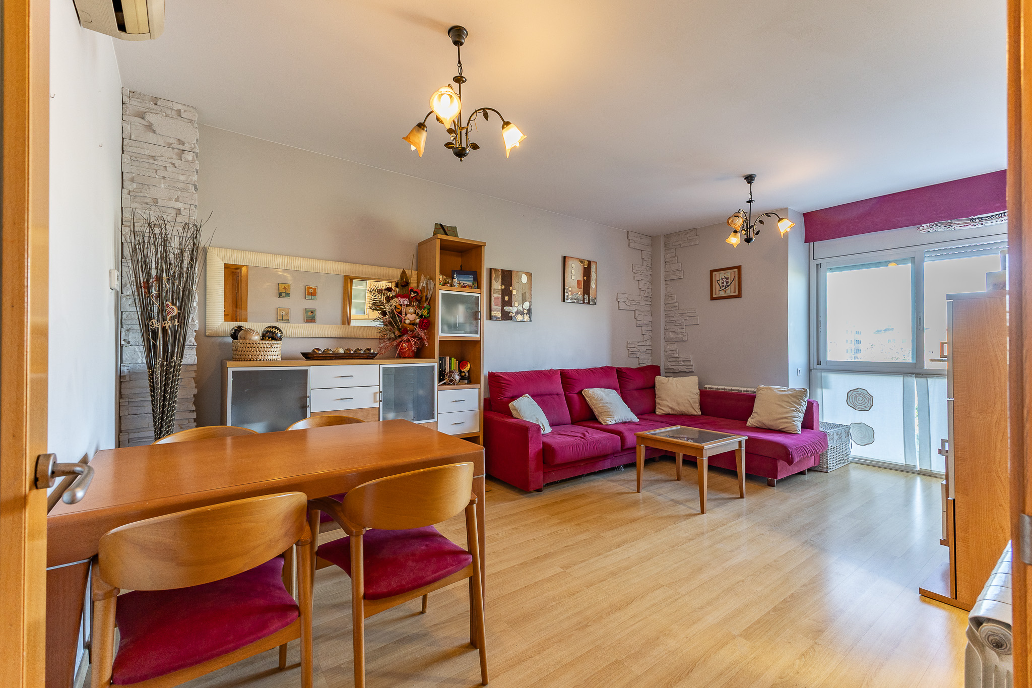 OPPORTUNITY! Lovely apartment. Ideal as a primary residence or investment.