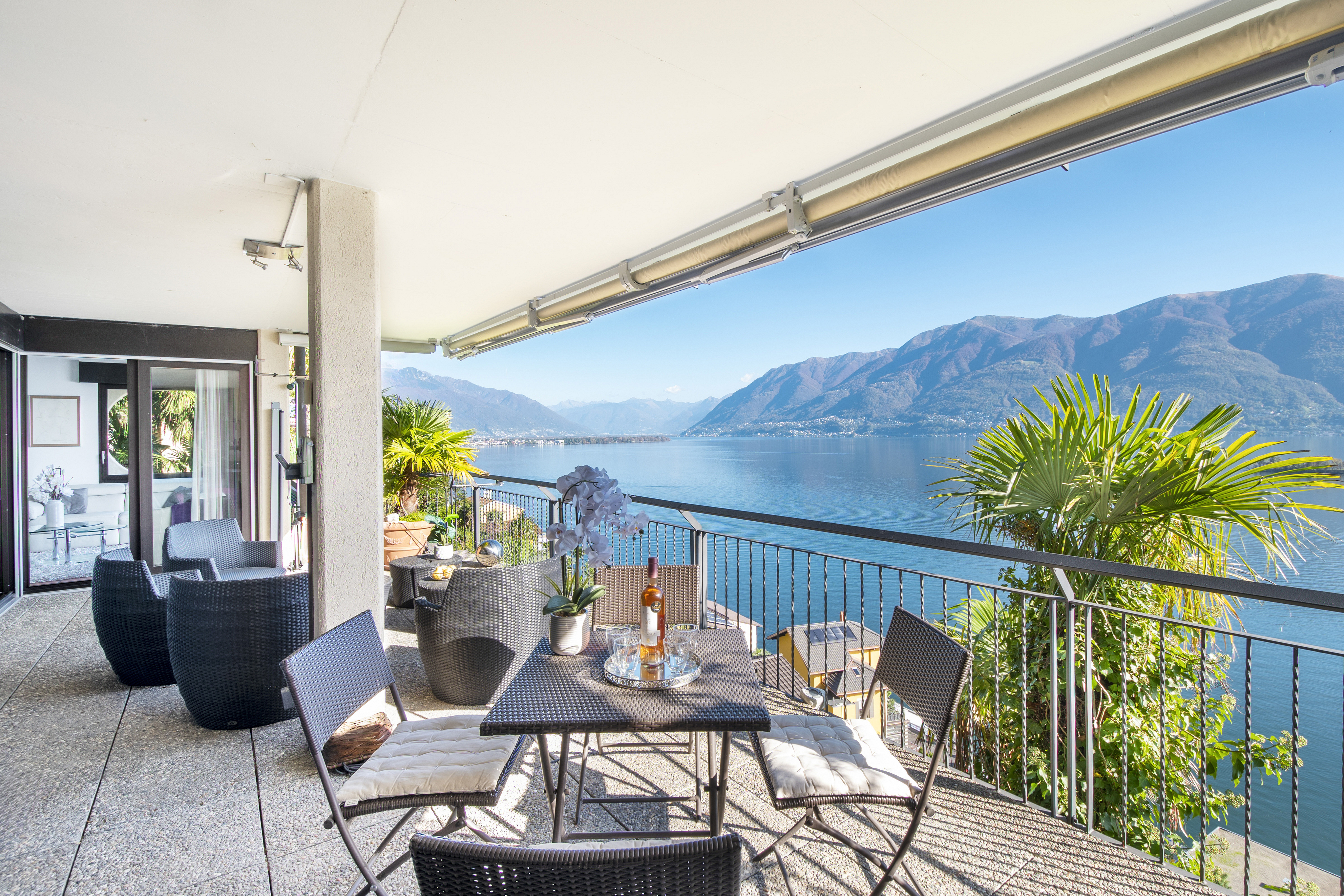 Schöne Wohnung mit einzigartigem Seeblick (90)