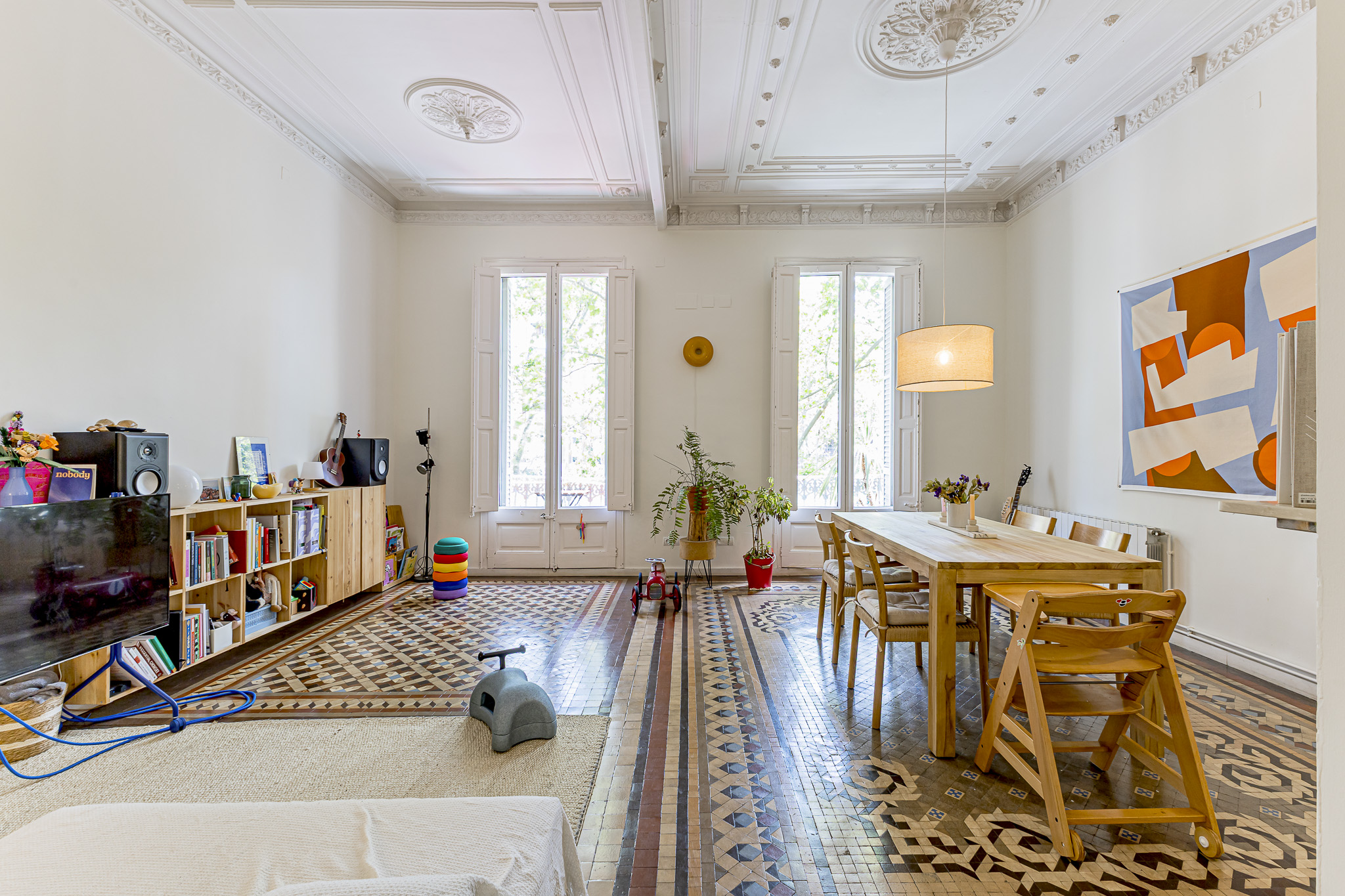 Characterful apartment with original features in the right side of Eixample