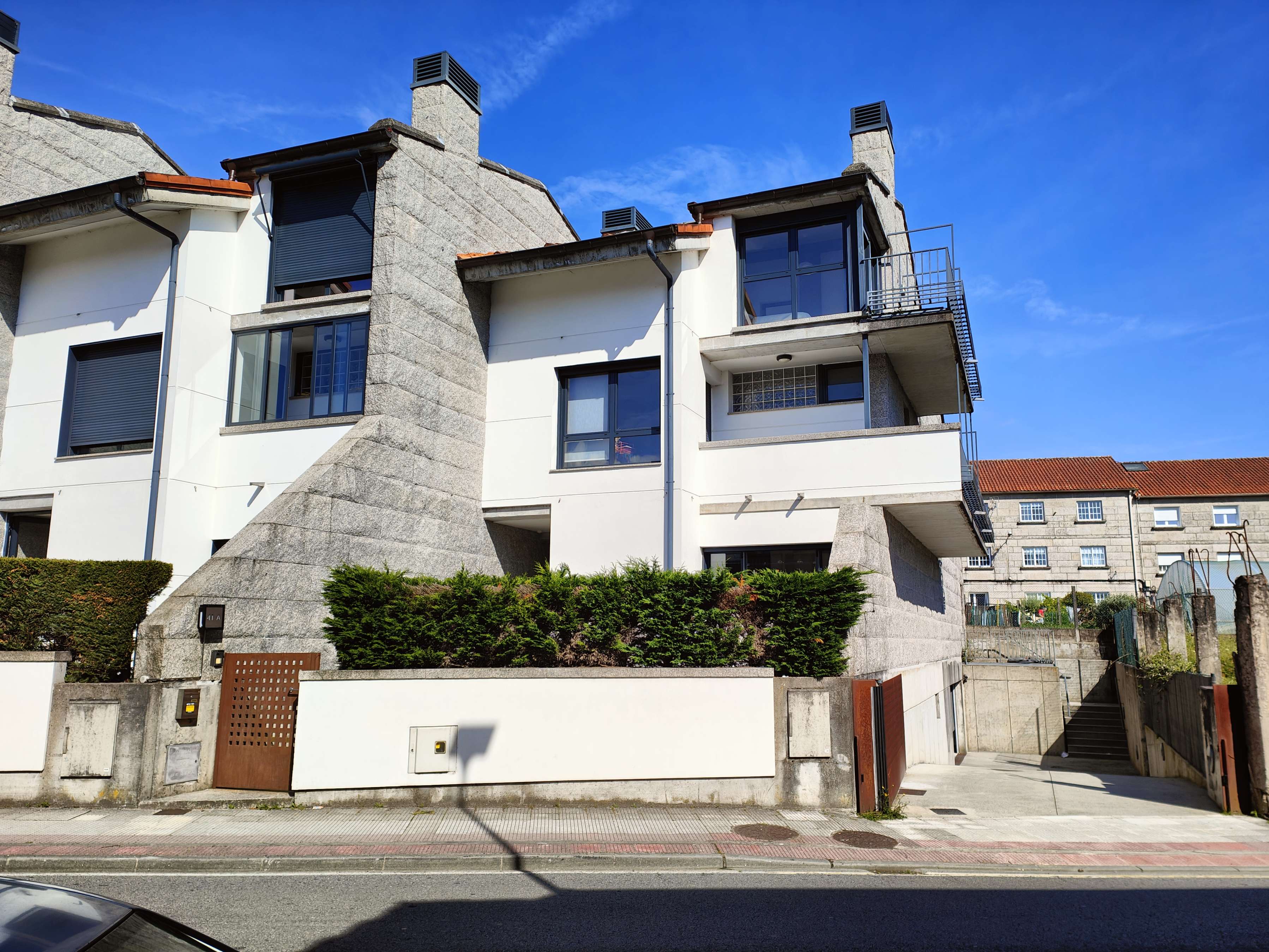 Casa pareada de 3 dormitorios con terraza en Pontevedra