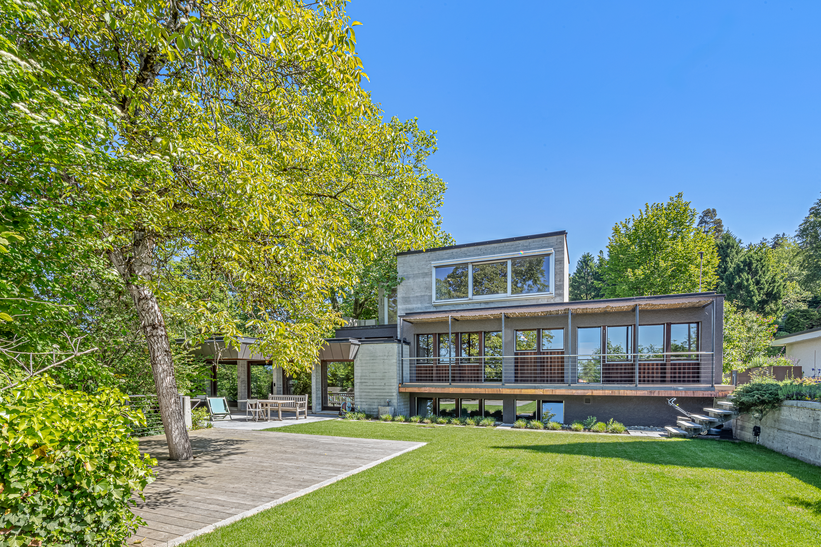 Private residential oasis with garden idyll