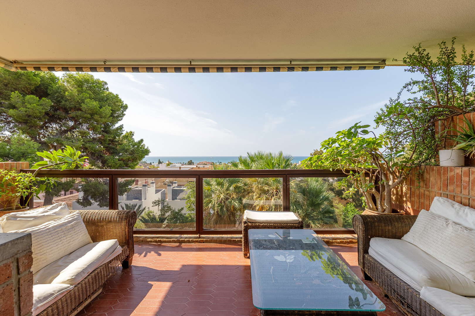 Exclusive flat in Pedregalejo with sea views