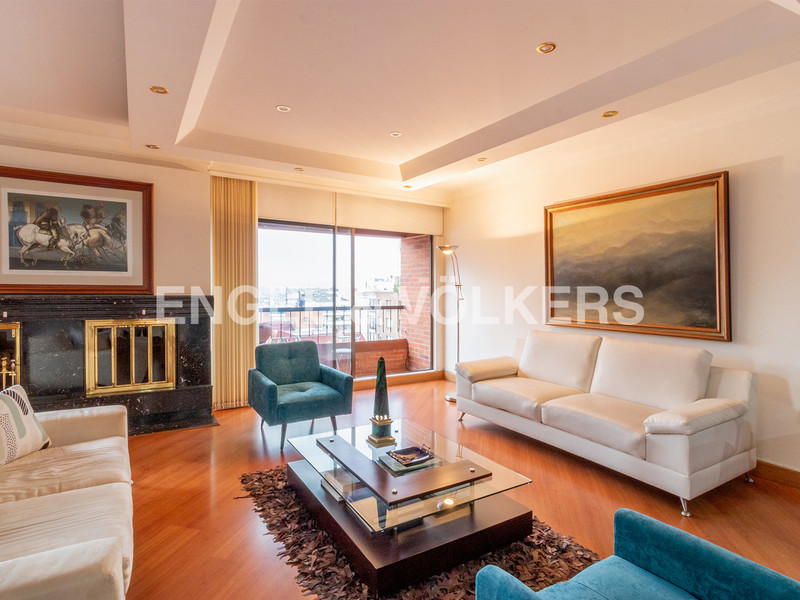 Iluminado apartamento amoblado para arriendo en Rosales