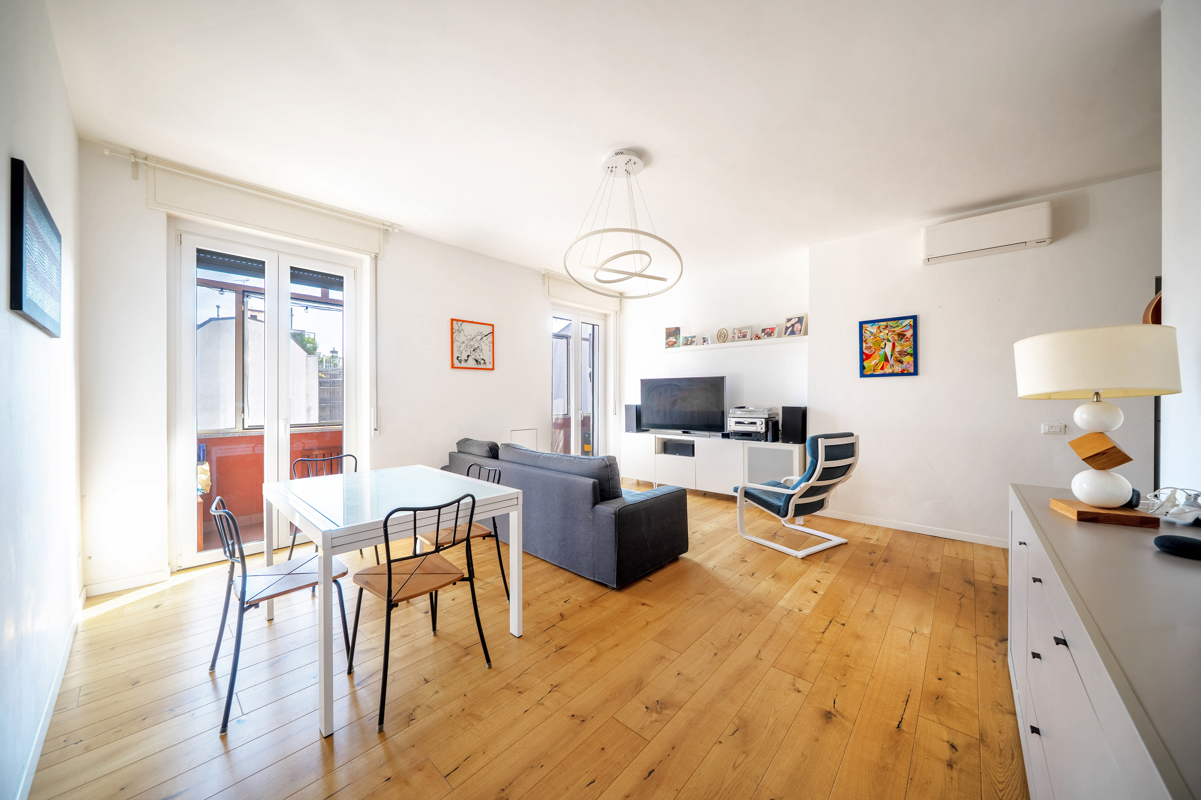 Panoramic Two Bedroom Apartment in Naviglio area