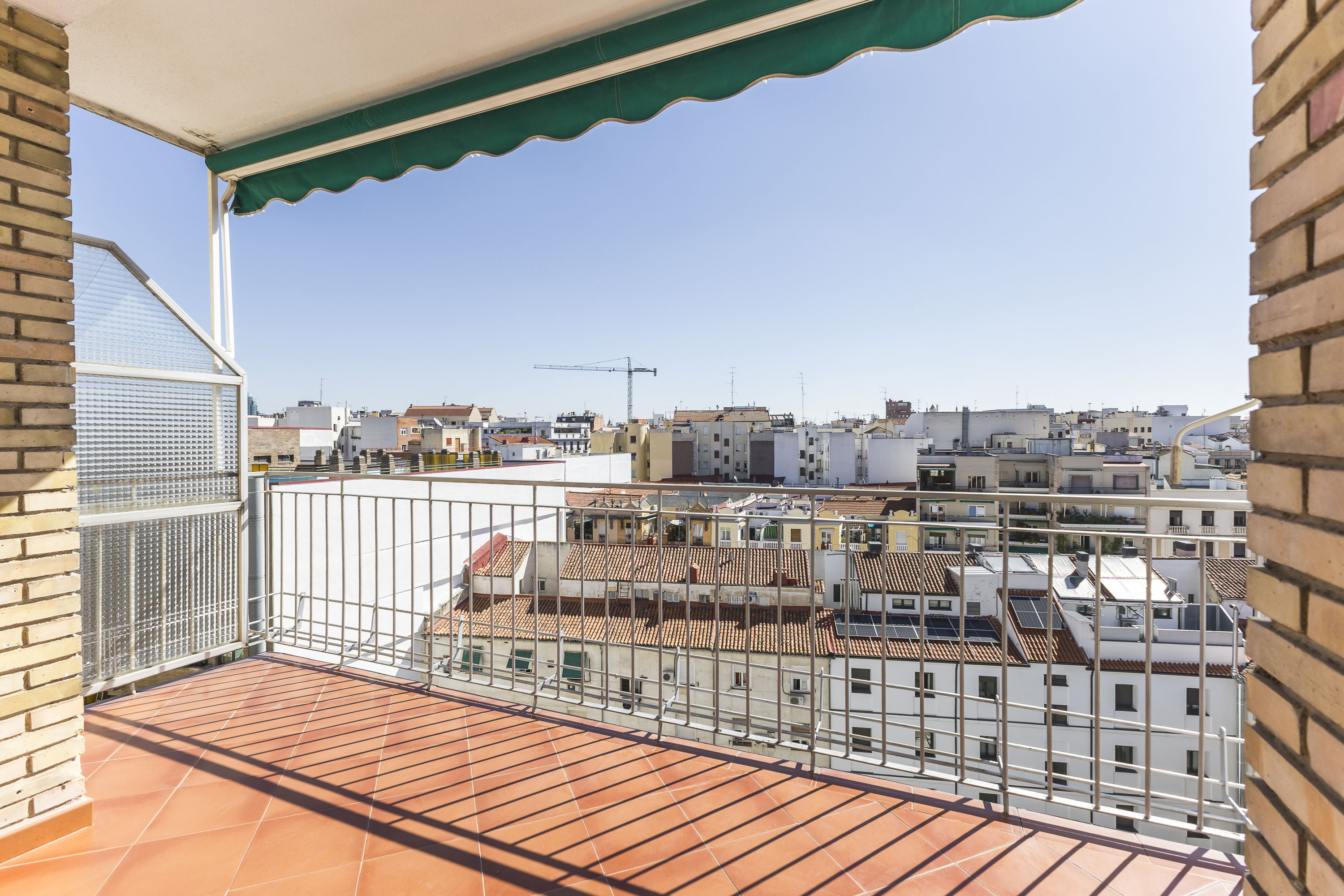 THREE BEDROOM APARTMENT FOR RENT